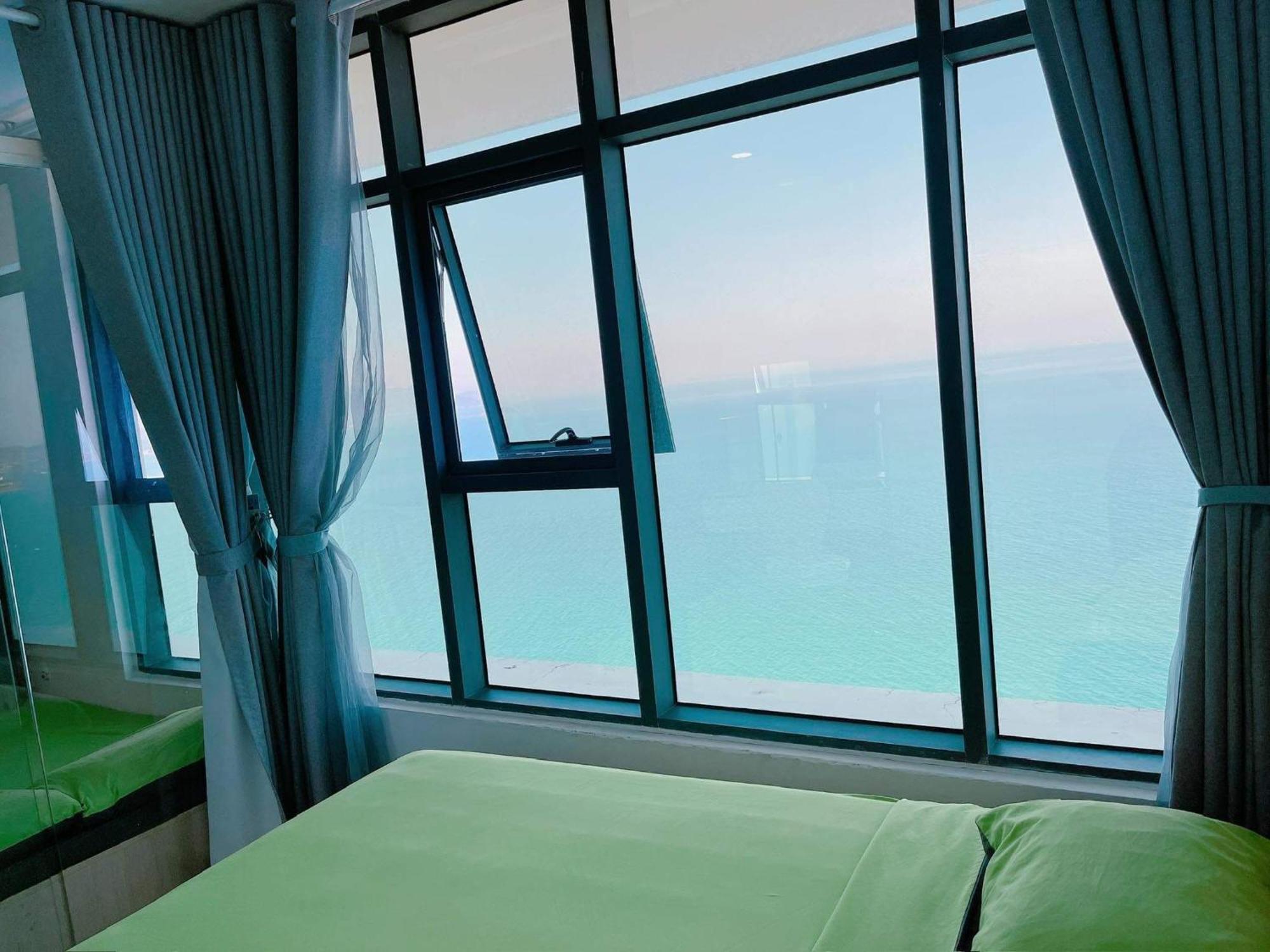 Sunflower Apartment *