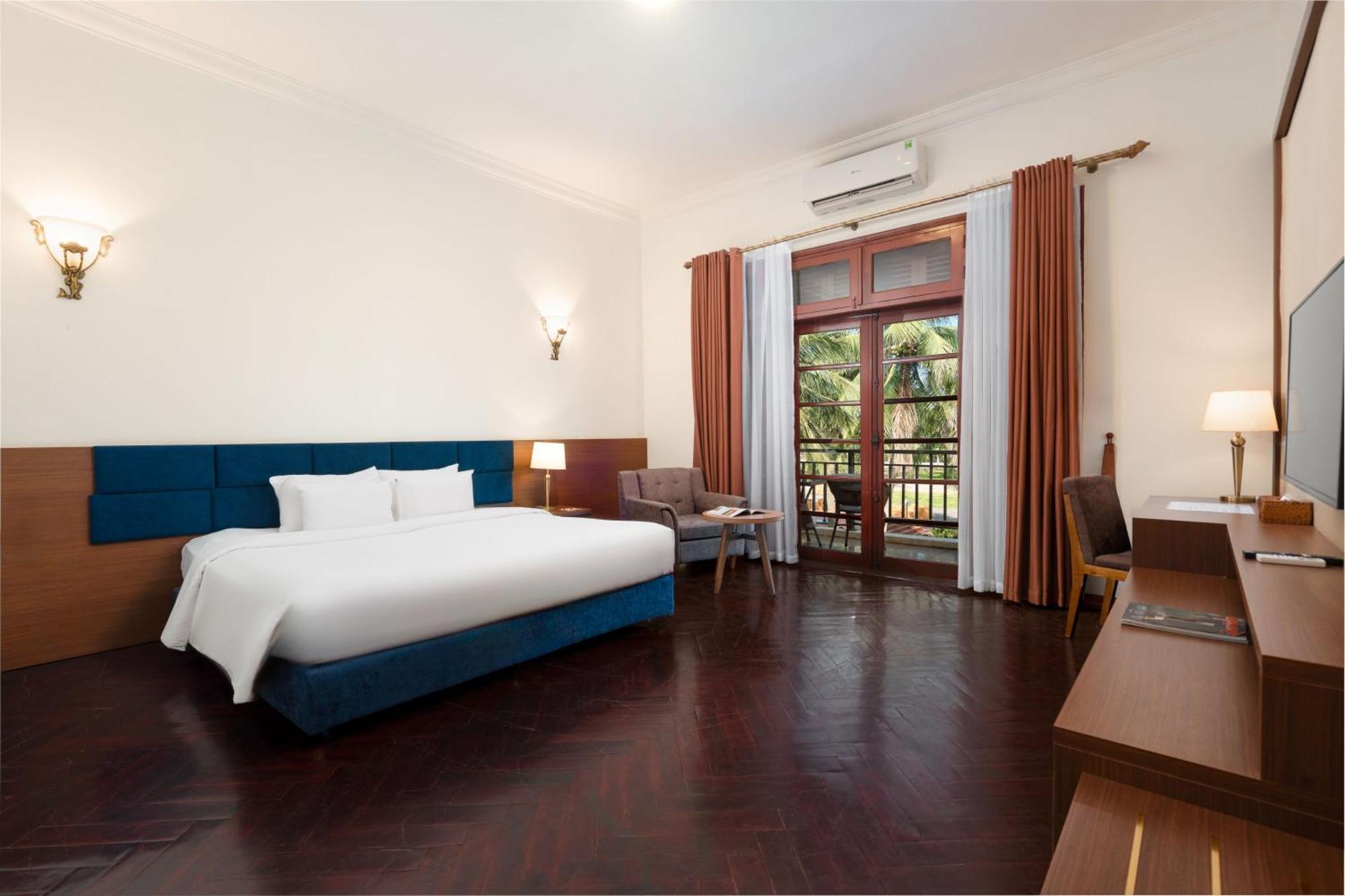 Tuan Chau Resort 4*
