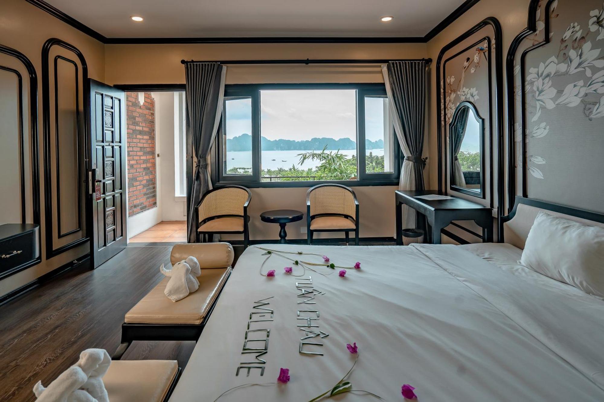 Tuan Chau Resort 4*
