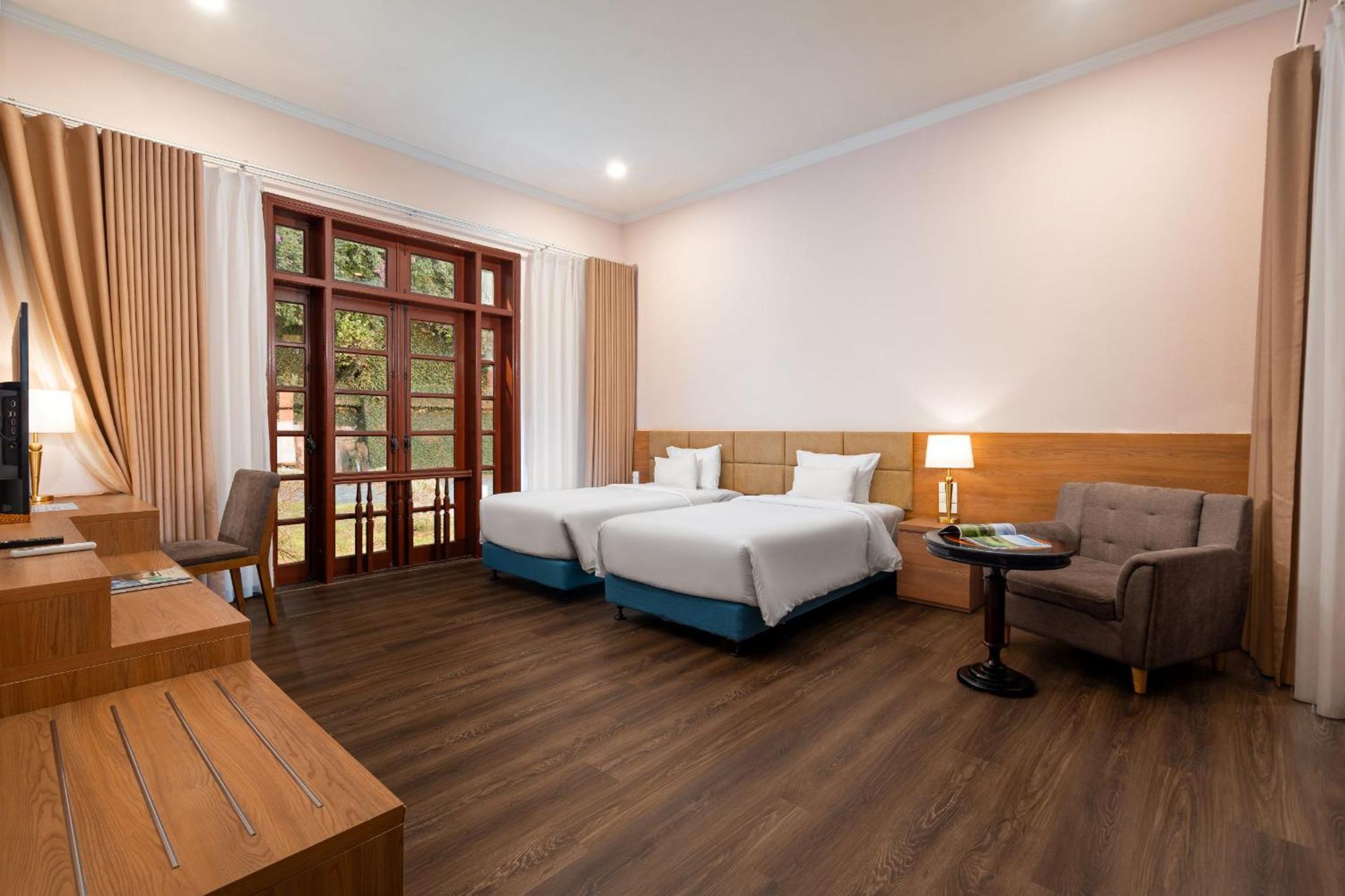 Tuan Chau 4* Ha Long