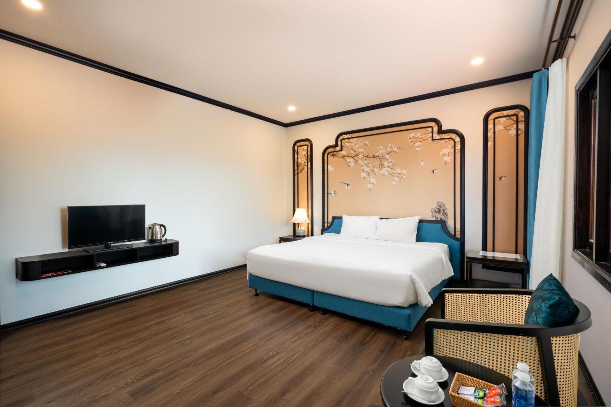 Tuan Chau Resort