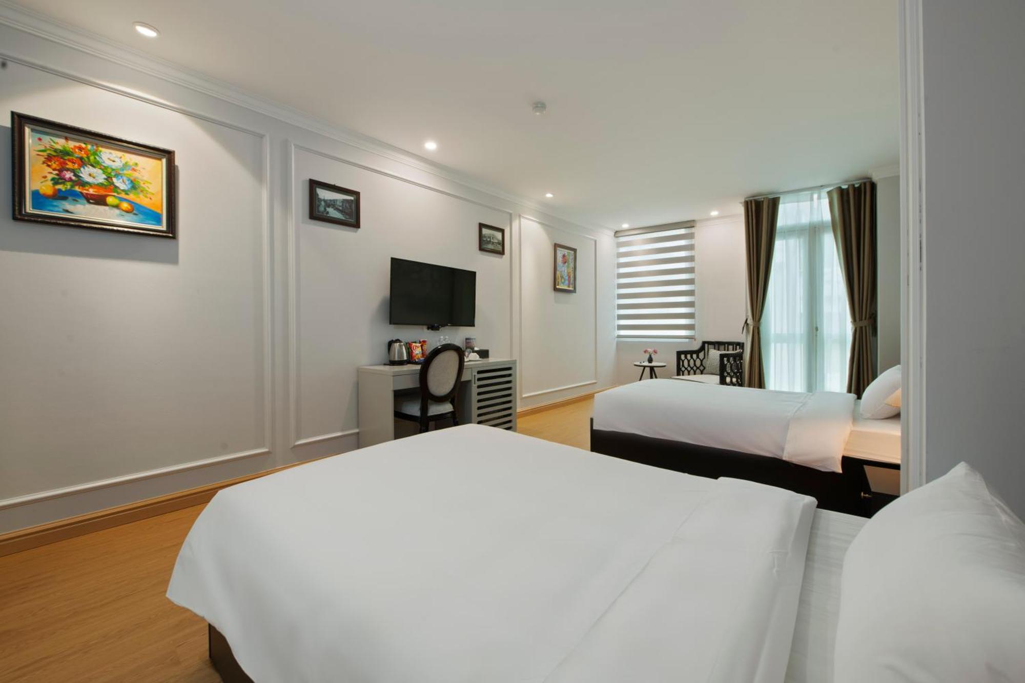 Serenata San De Khách sạn 4*