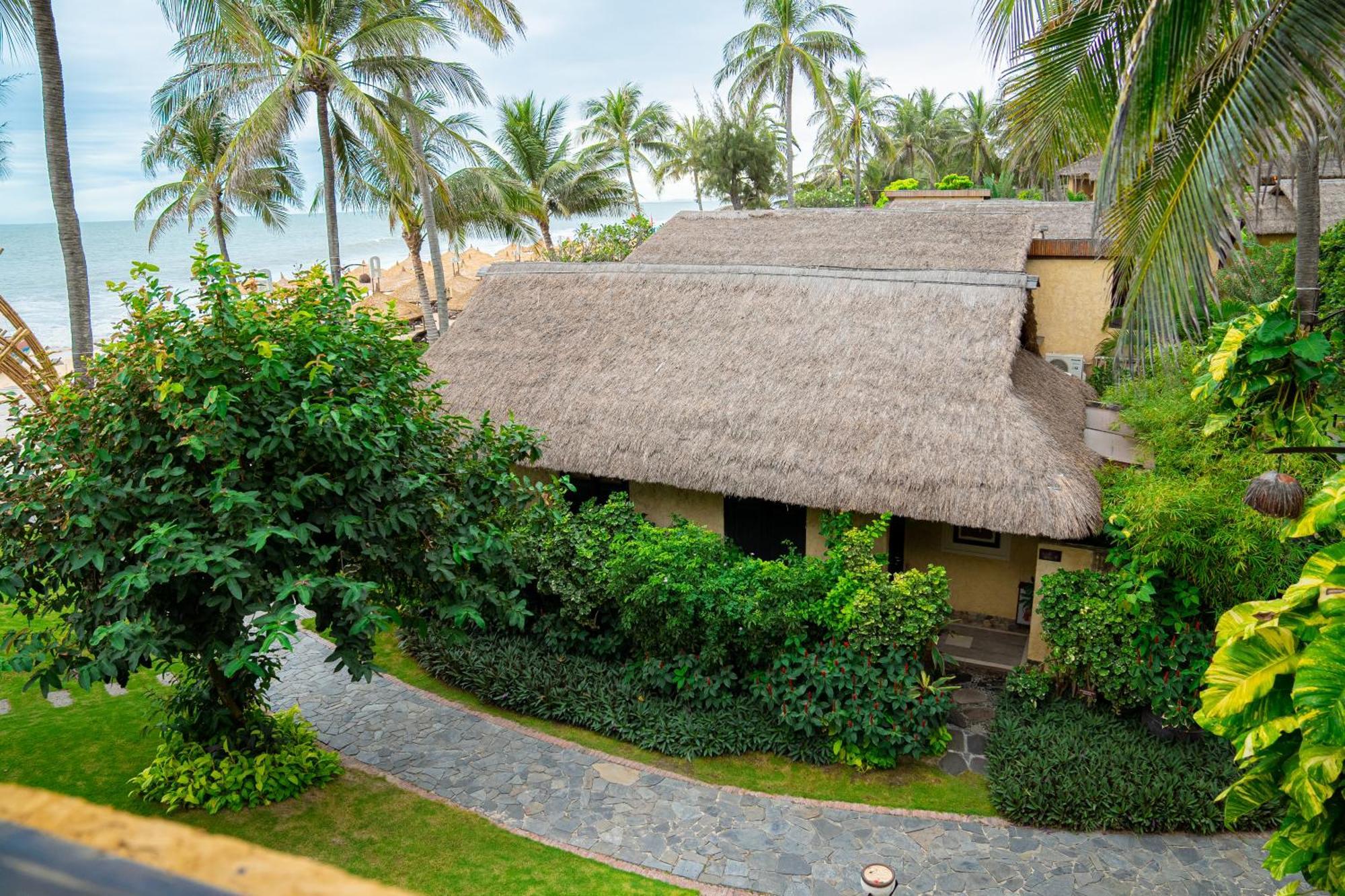 Resort Bamboo Village & 4*
