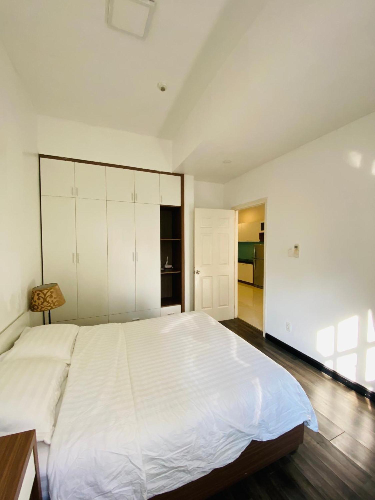 Pearl Service Apartment *