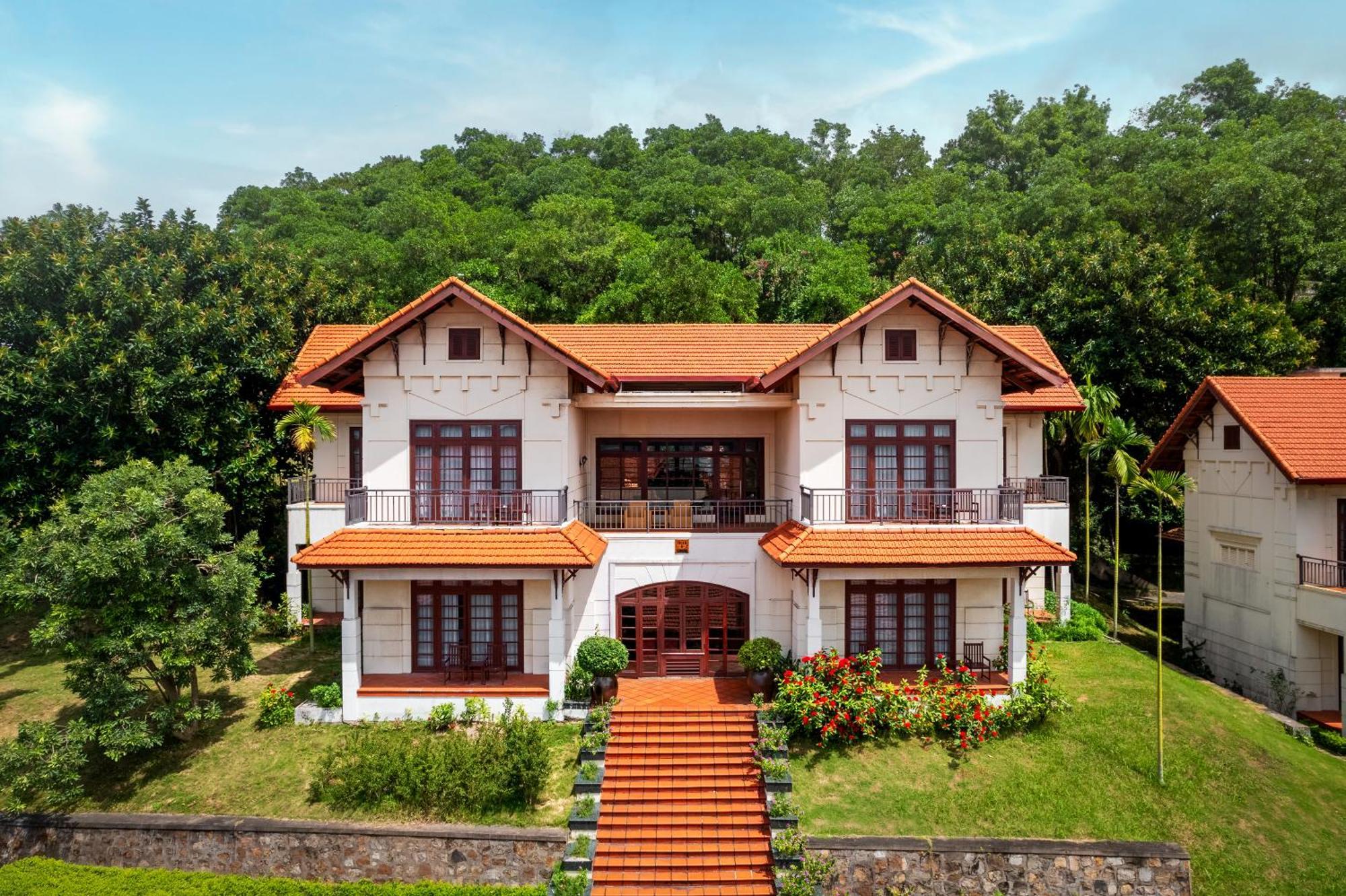 Tuan Chau Resort 4*