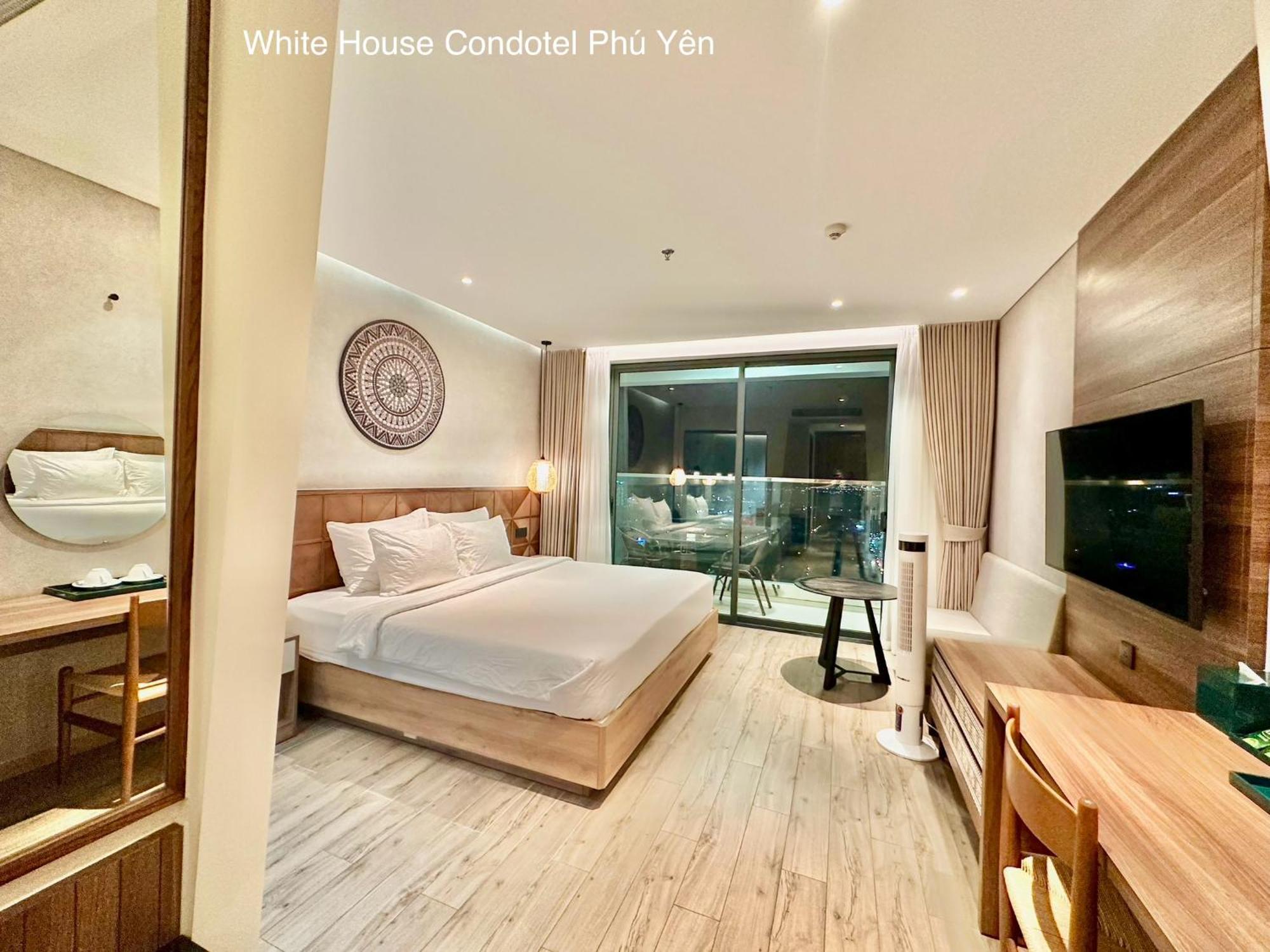 Khách sạn hẻo lánh White House Condotel Phú Yên Tuy Hoà