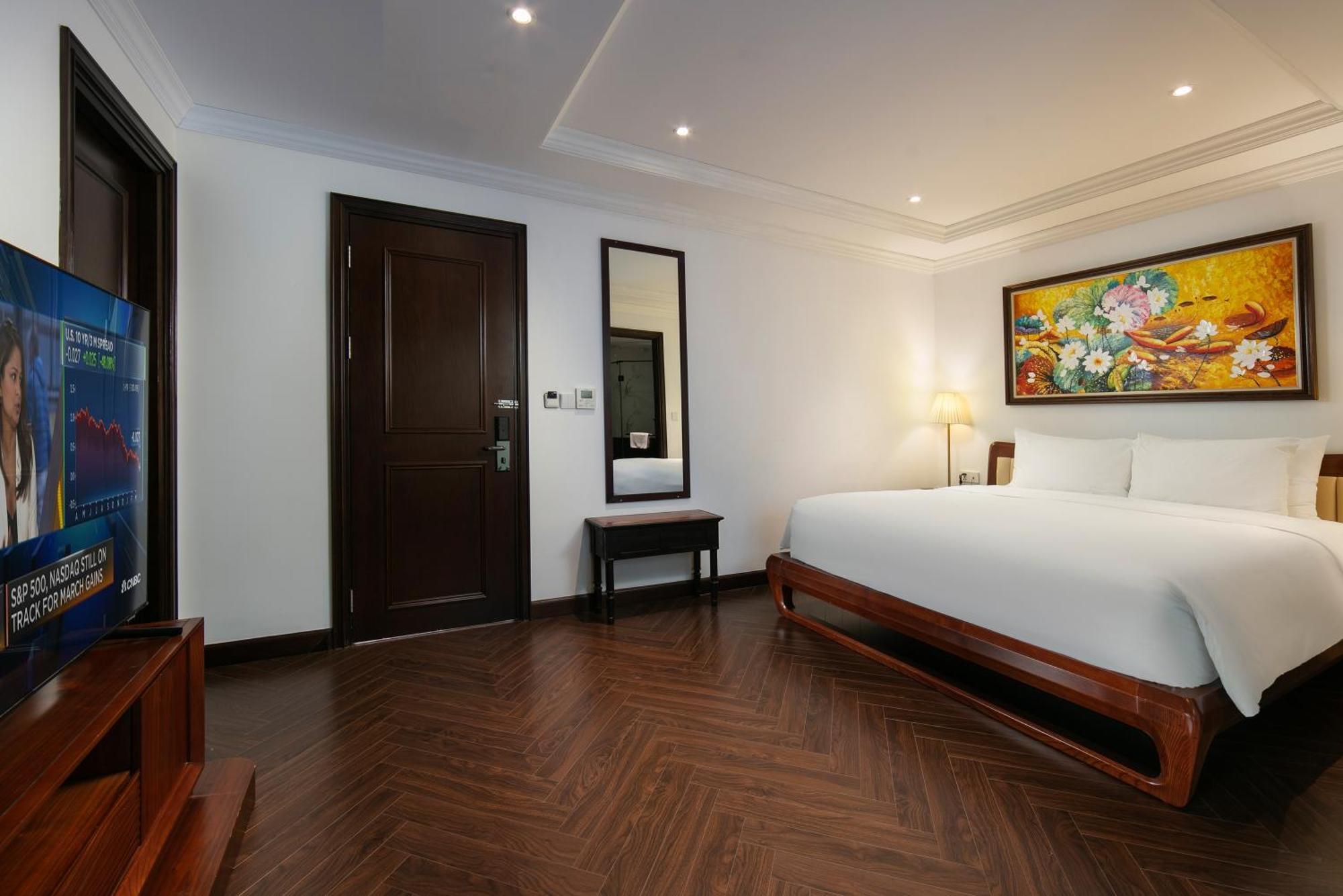 De Crown 5* Hanoi
