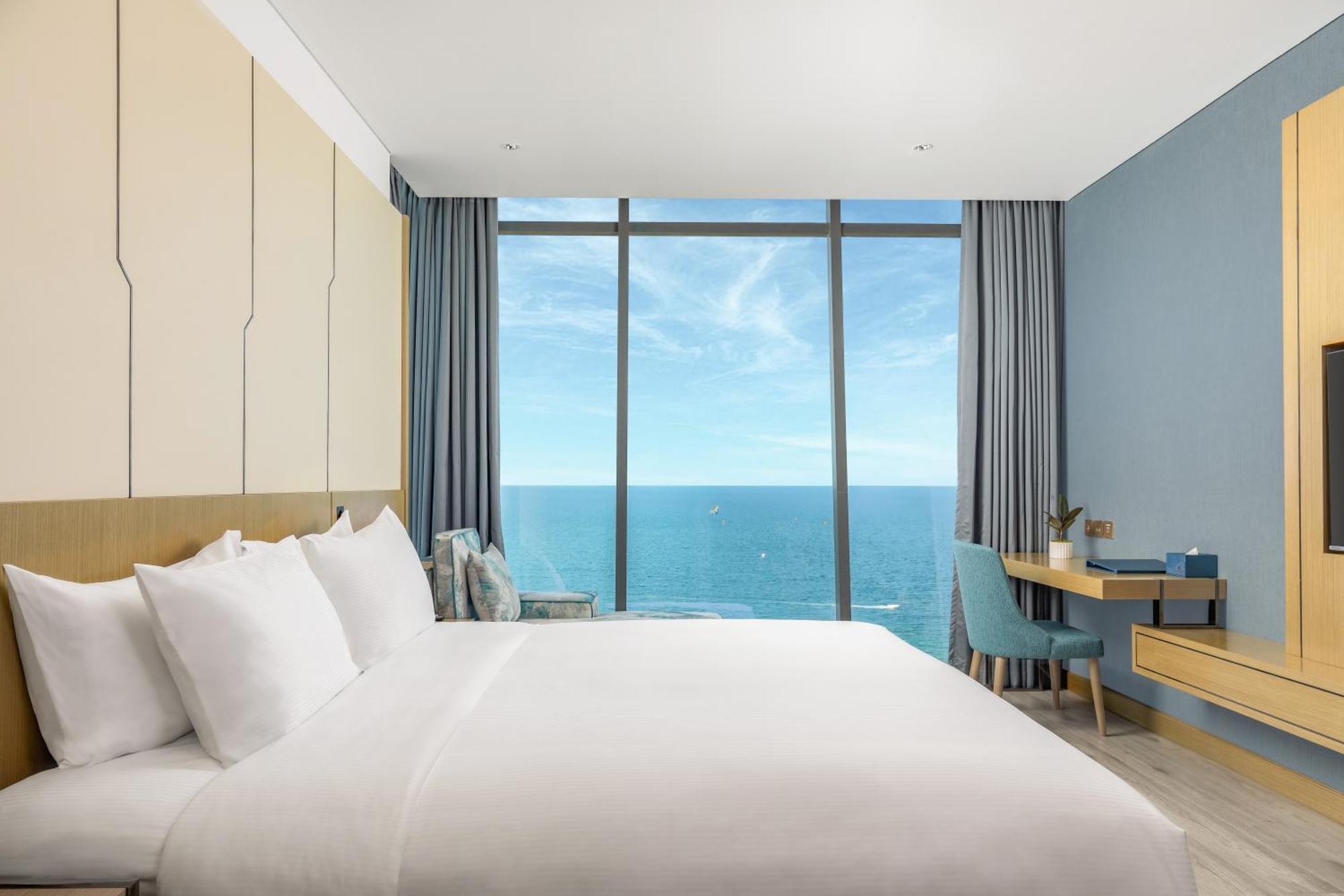 Awaken Hotel 5*