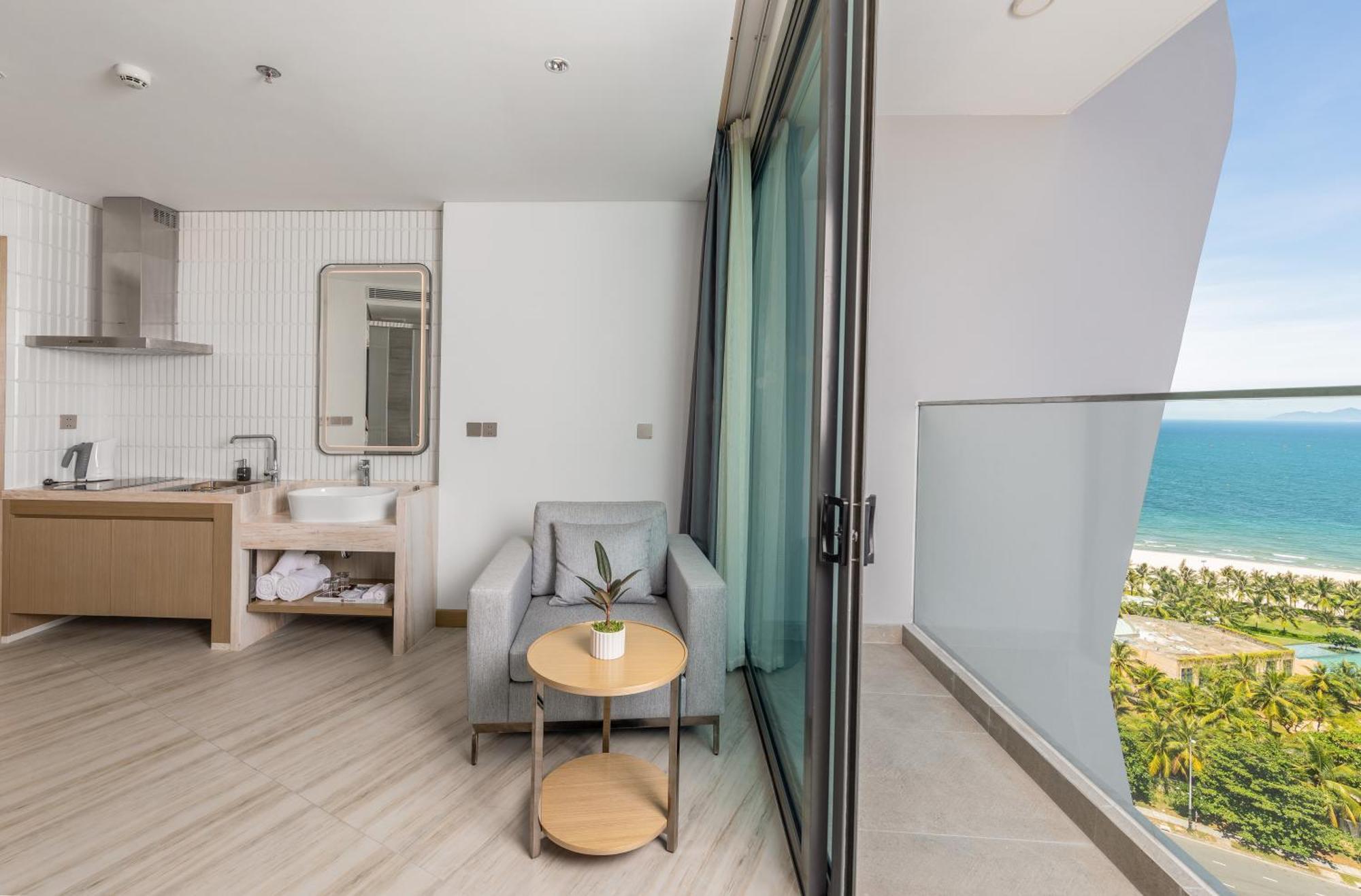 Awaken Hotel Da Nang