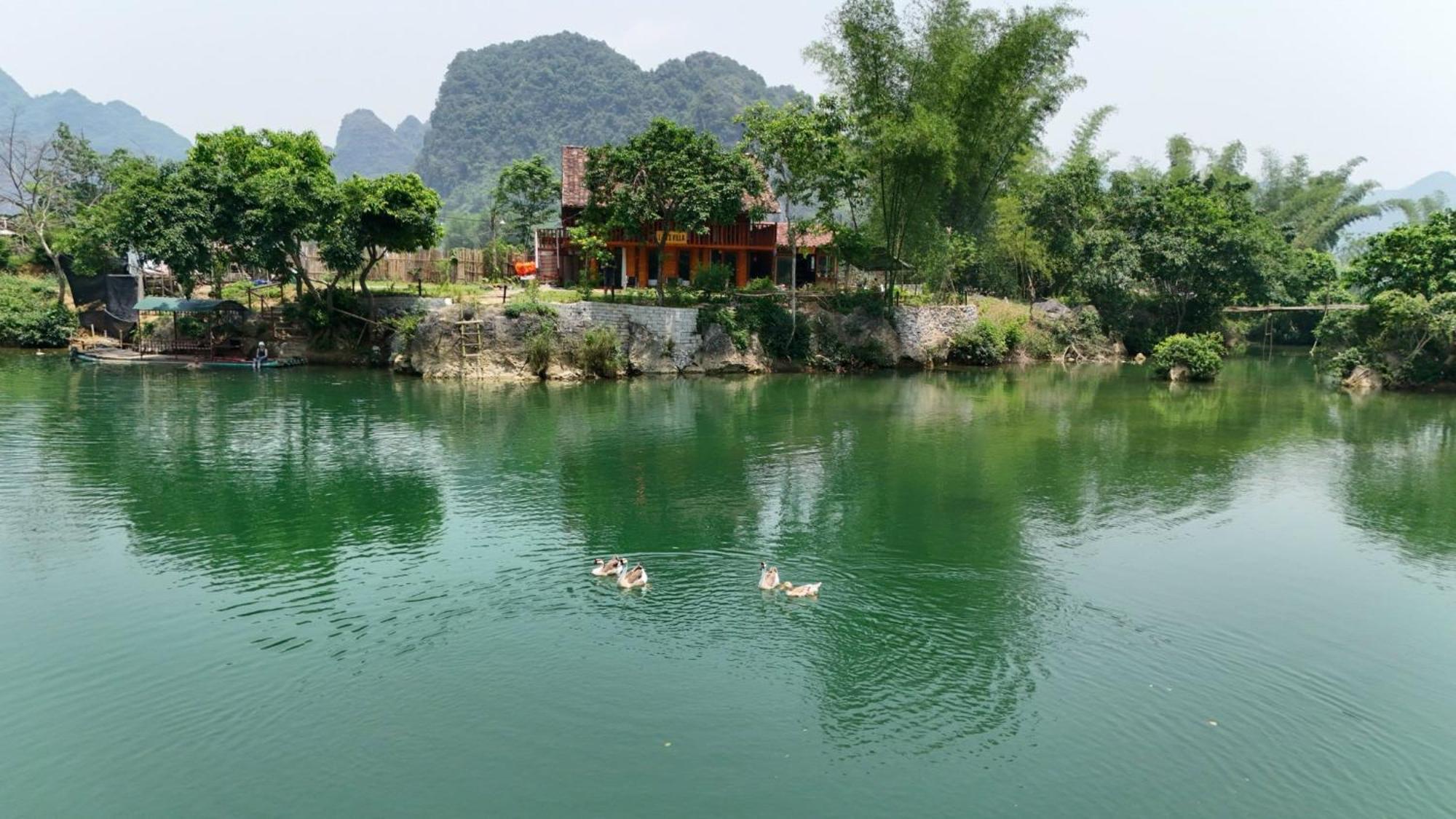 Lan's Thac Ban Gioc Waterfalls