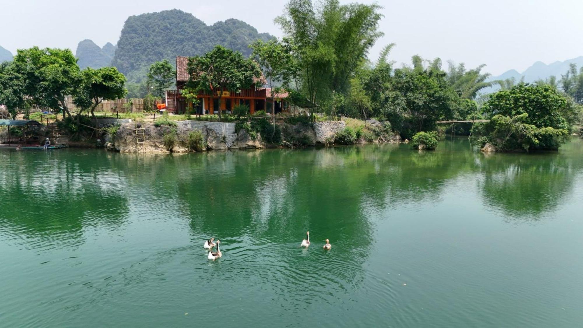 Lan's Thac Ban Gioc Waterfalls
