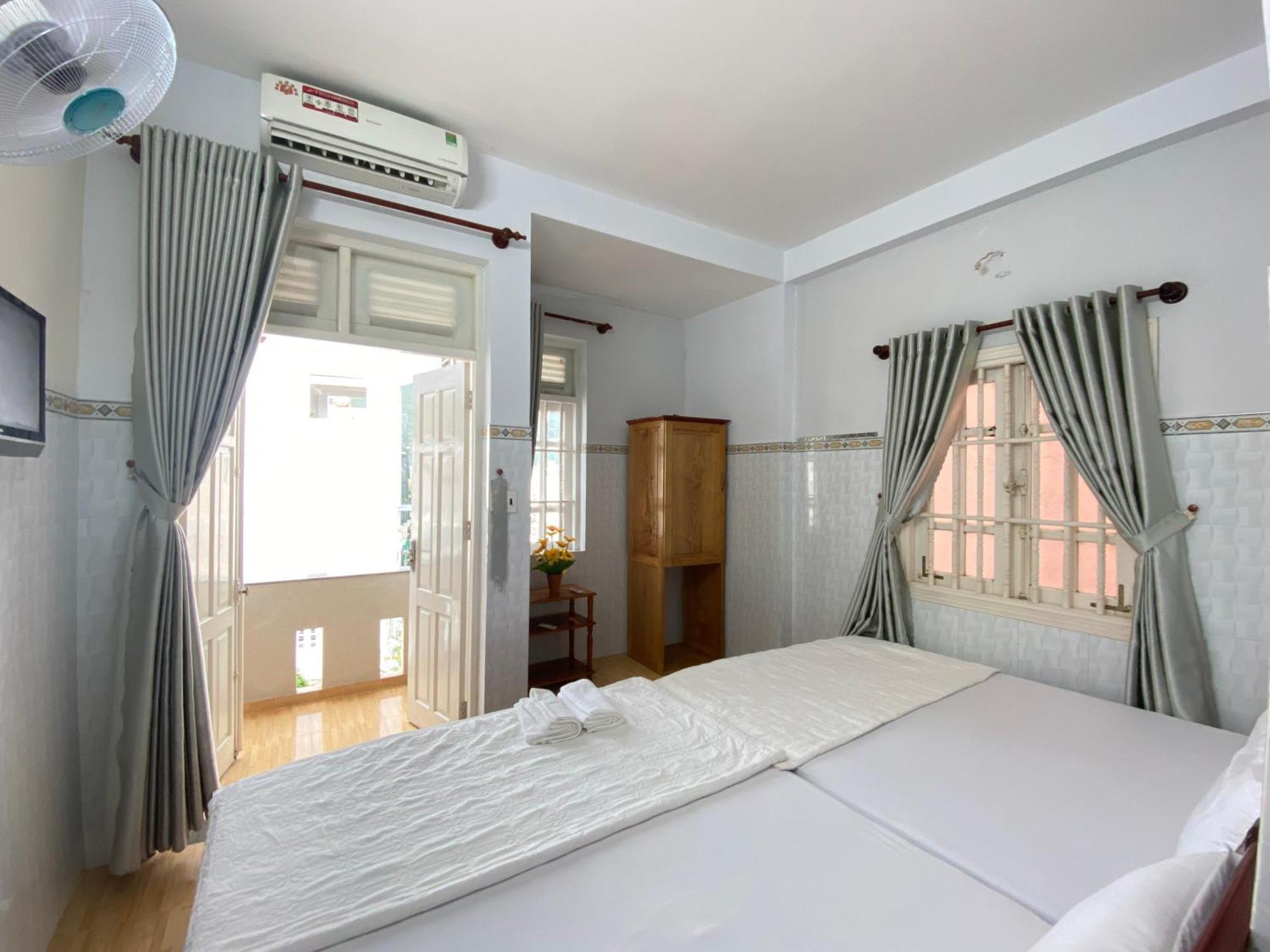 Nha Nghi Truong Phat - Bai Sau Cach Bien 300m