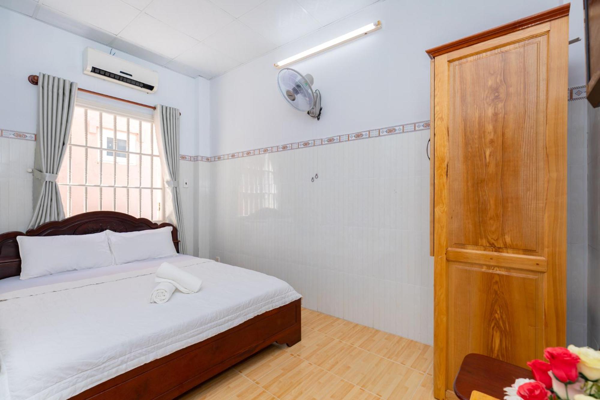 Nha Nghi Truong Phat - Bai Sau Cach Bien 300m Villa *