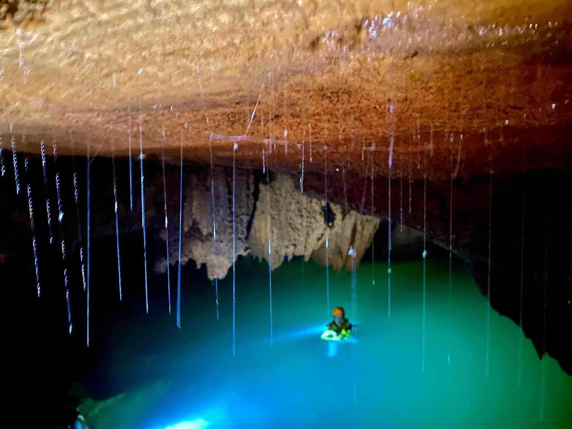 Nam Anh Phong Nha