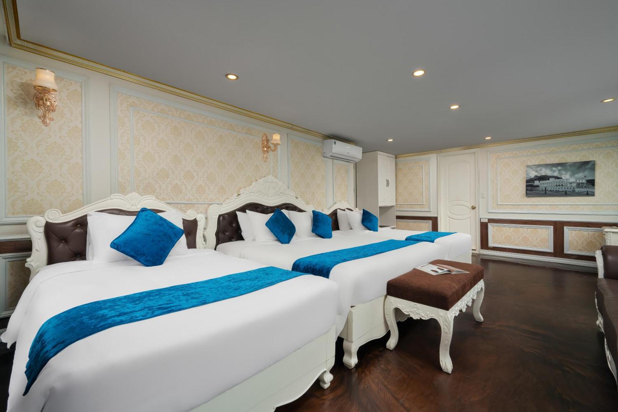 Halong Aquamarine Royal Cruise Botel
