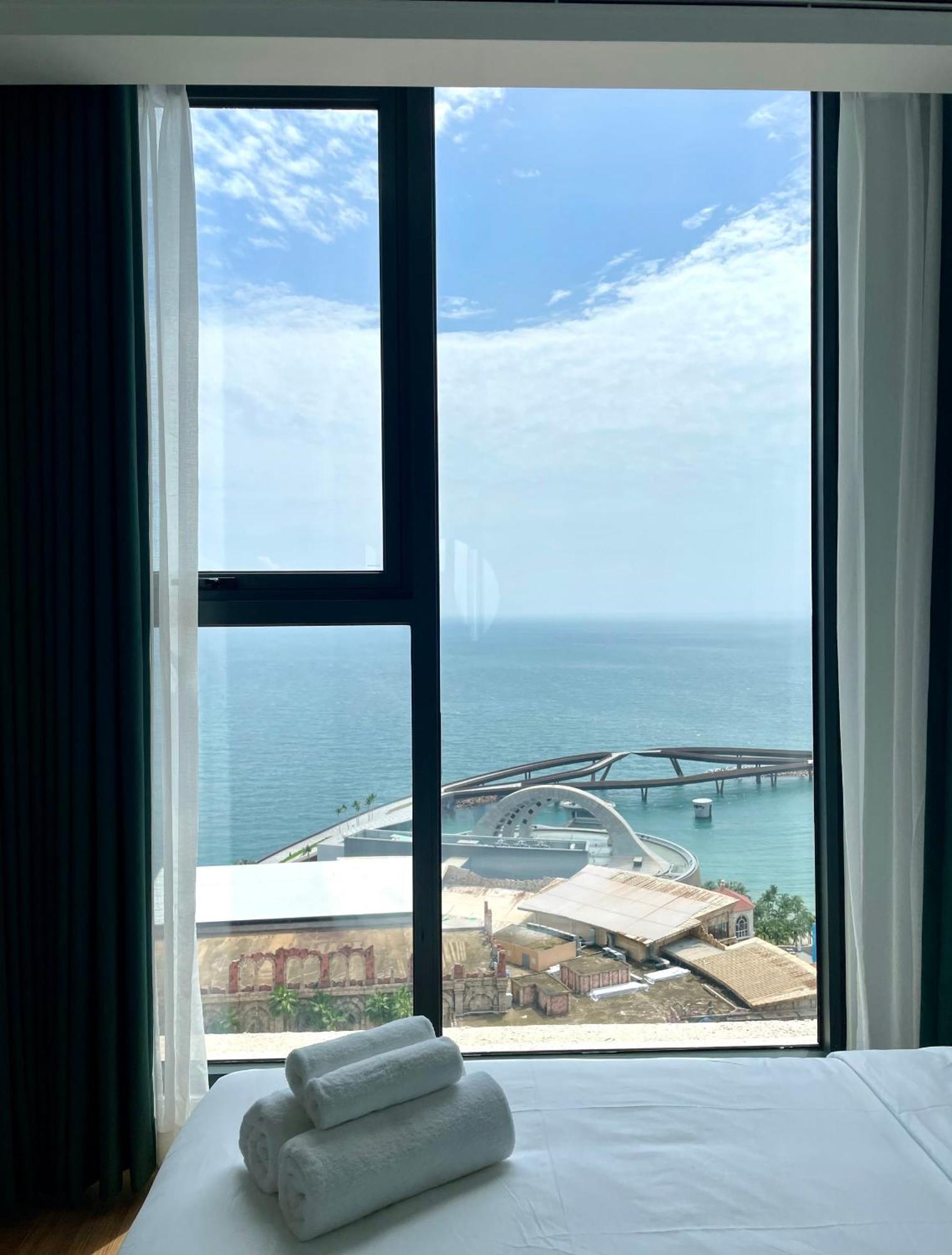 Sea Gallery Luxury Apartment