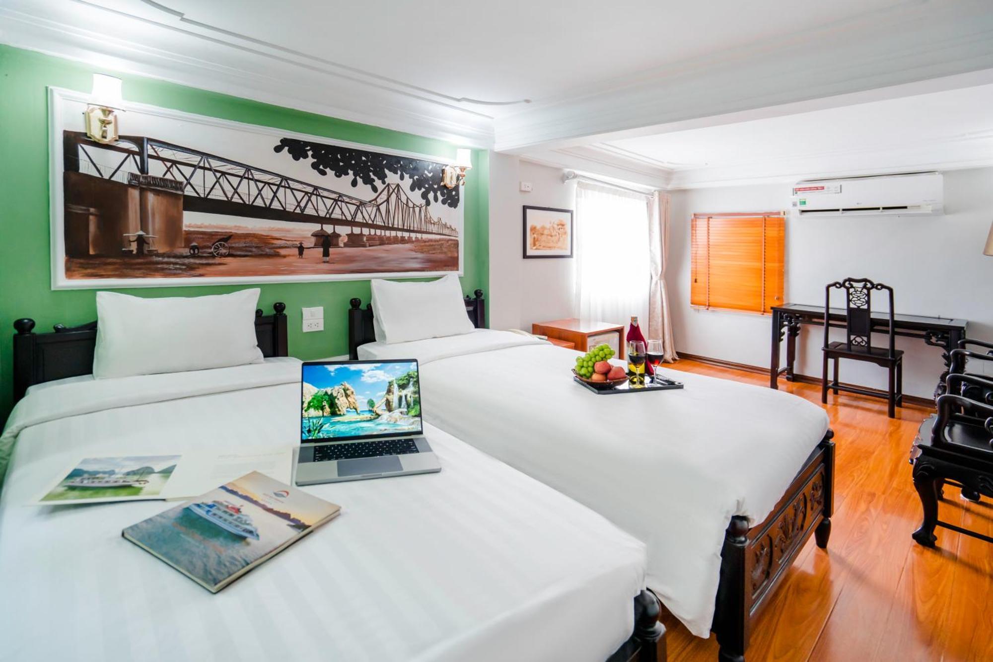 Sunshine Hotel 3*