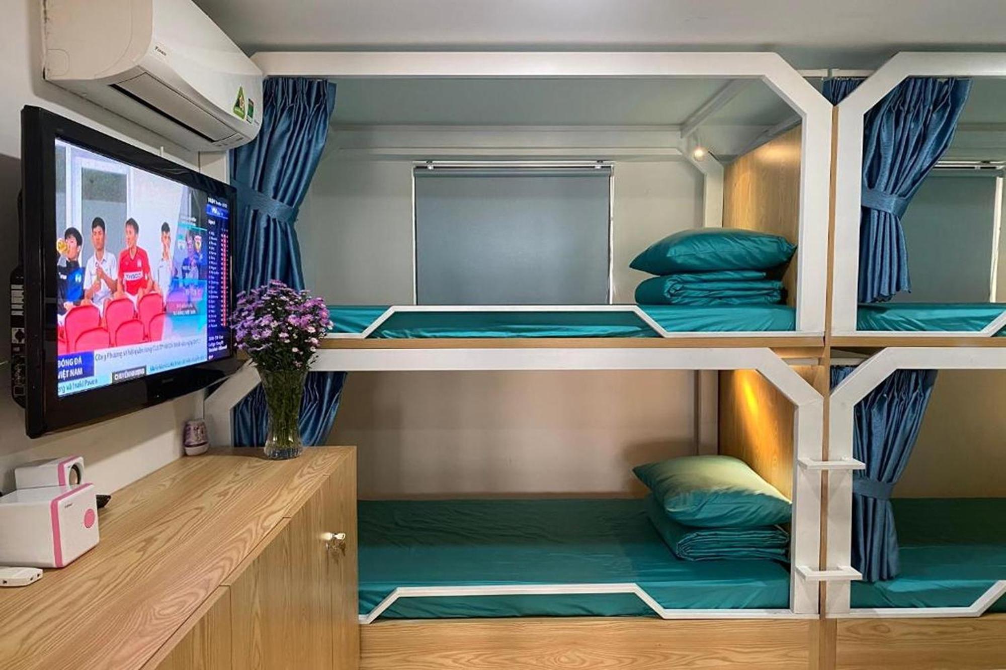 Blue-s & Hotel