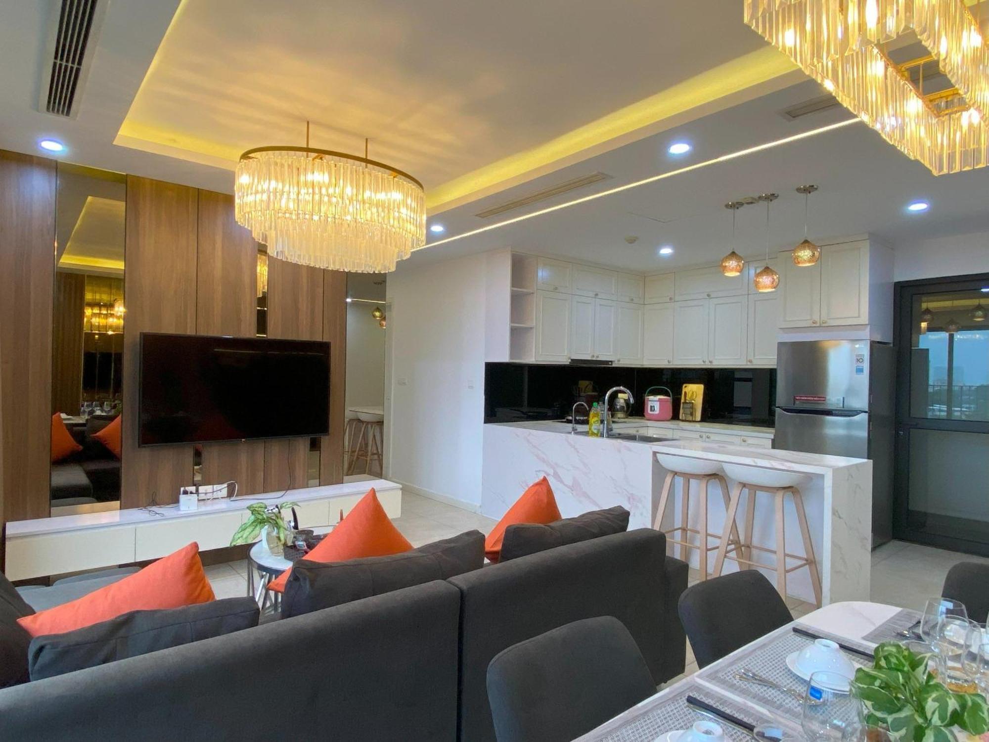 Vinhomes D'capitale - Luna's House Apartment *