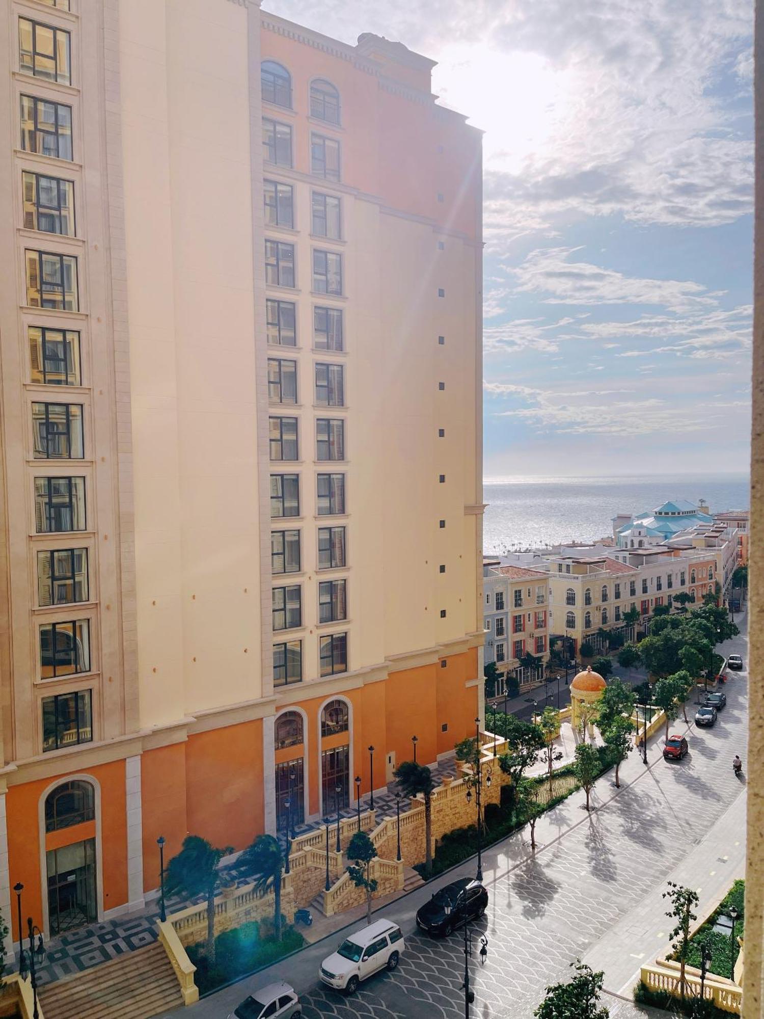 We Young By Hofs - Fireworks & Ocean View Hotel 4*
