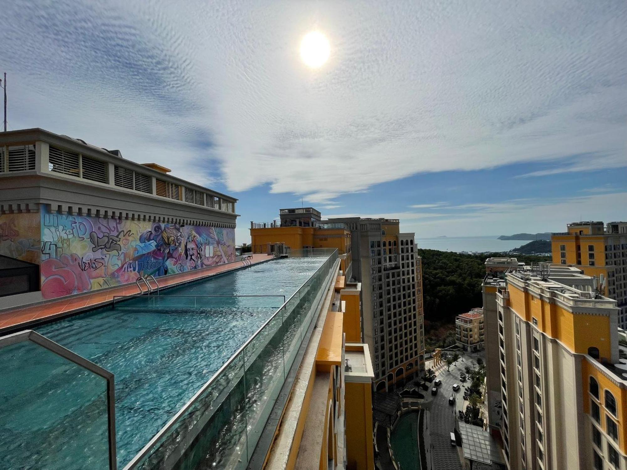 Hotel We Young By Hofs - Fireworks & Ocean View