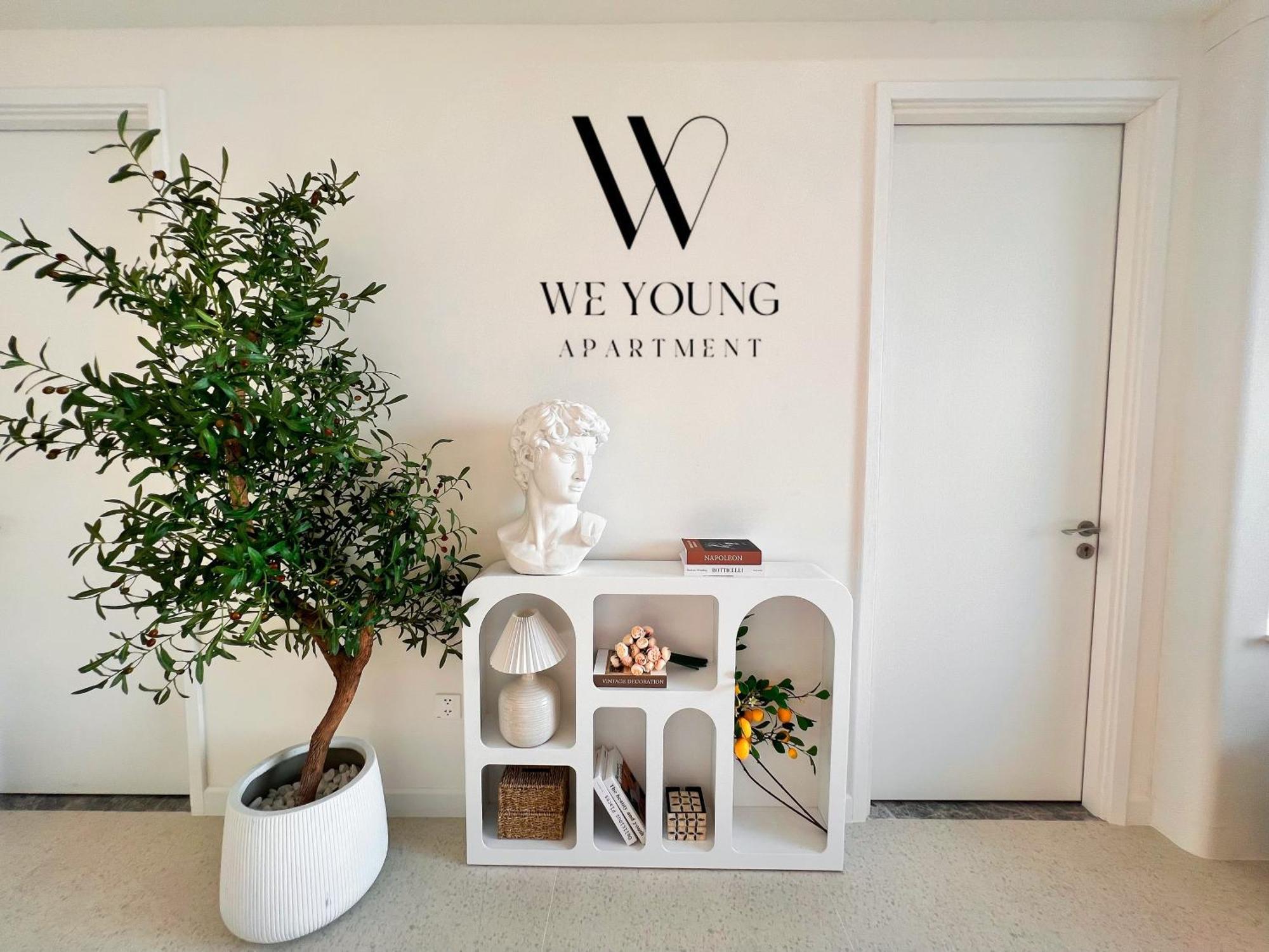 We Young By Hofs - Fireworks & Ocean View 4* Phu Quoc