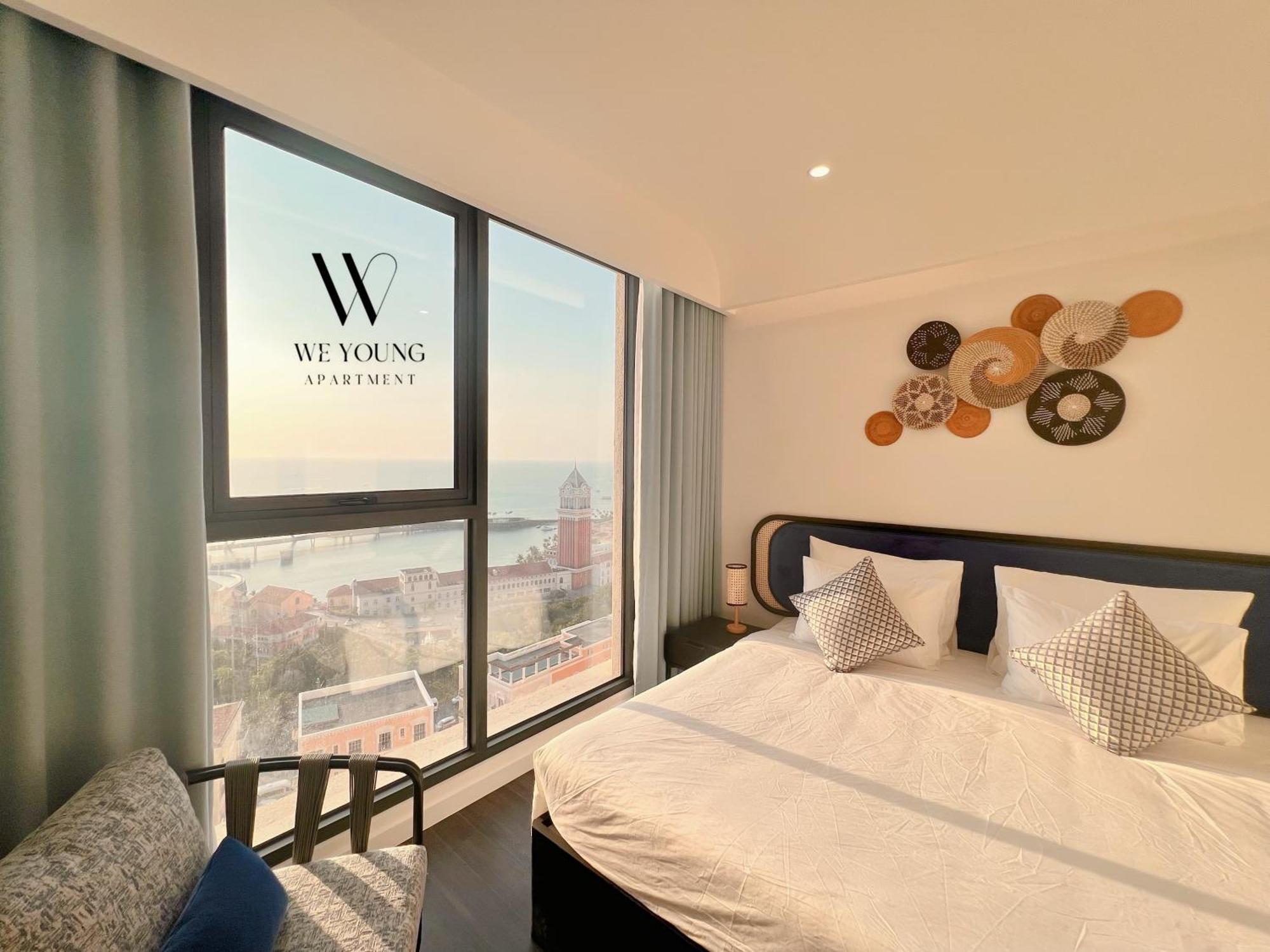 We Young By Hofs - Fireworks & Ocean View 4*