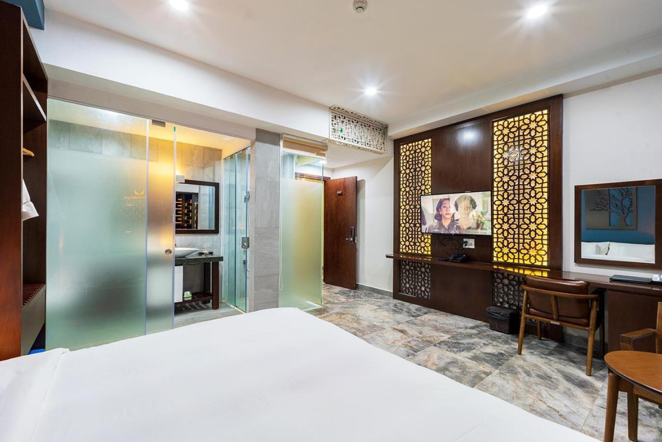 Mojo Boutique Hotel *