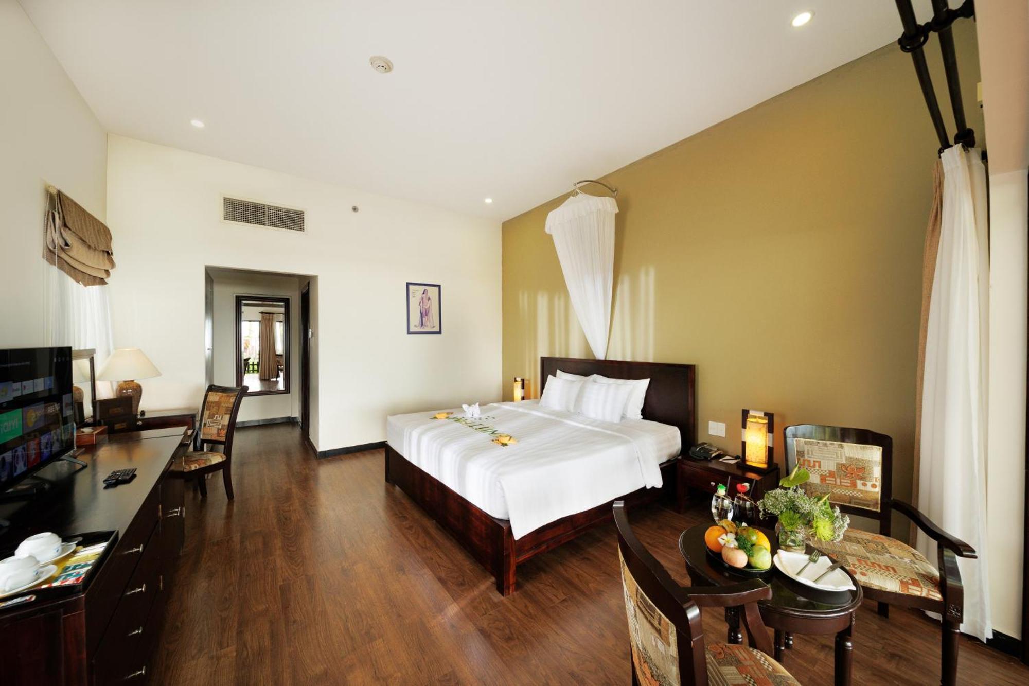 Diamond Bay & Resort