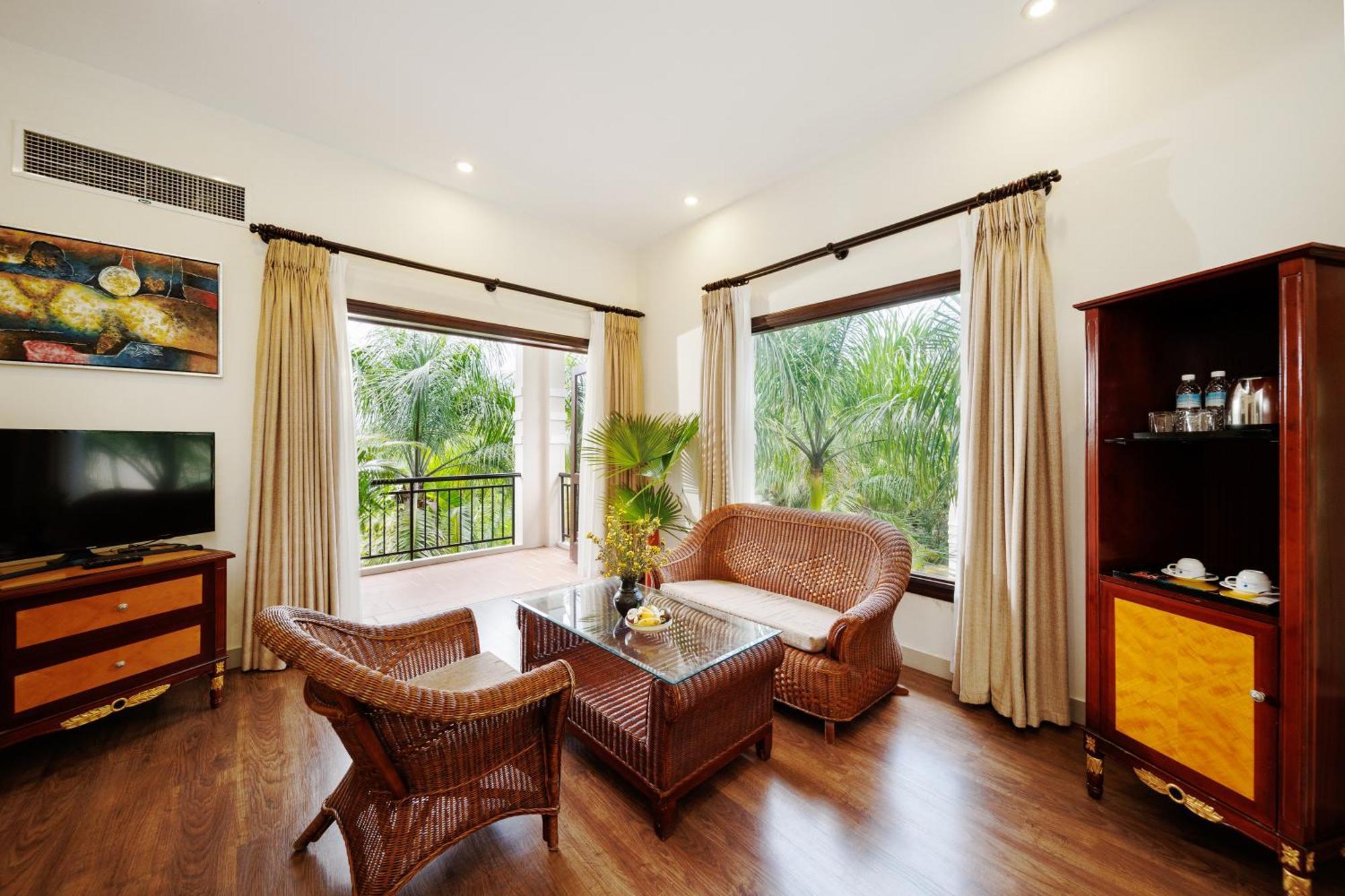 Resort Diamond Bay & 5*