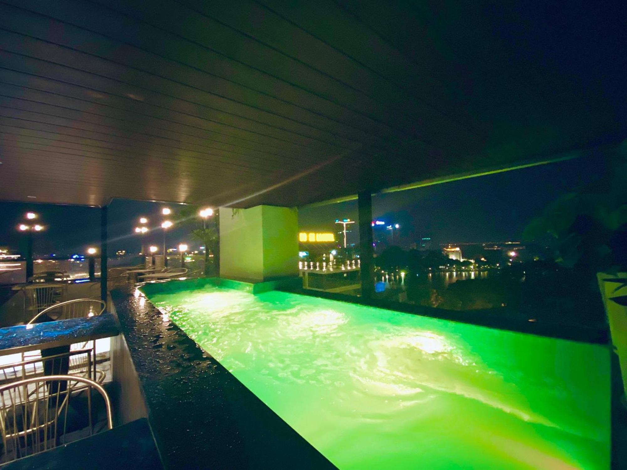 L'signature & Hotel Hanoi