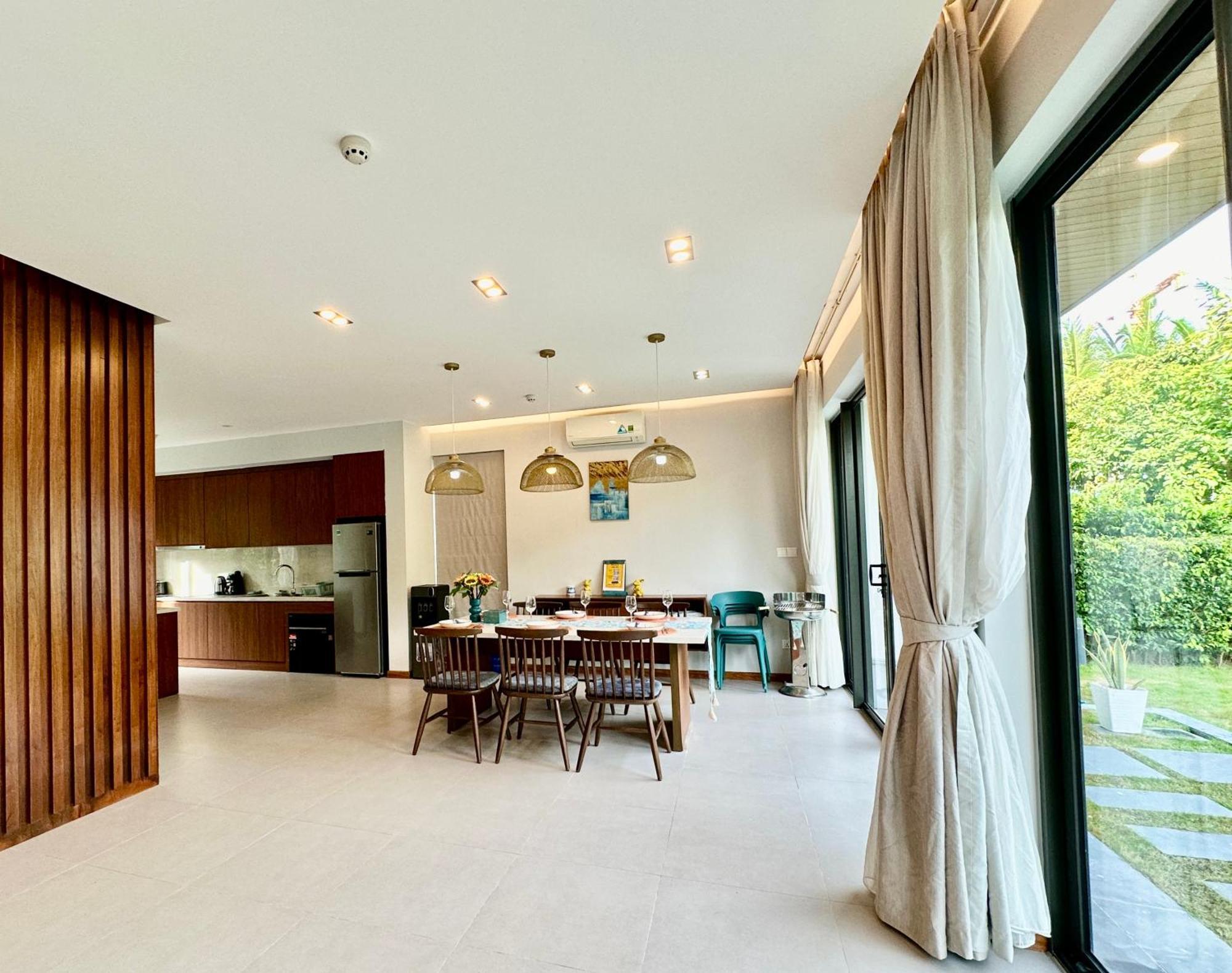 West Private Swimming Pool Villa