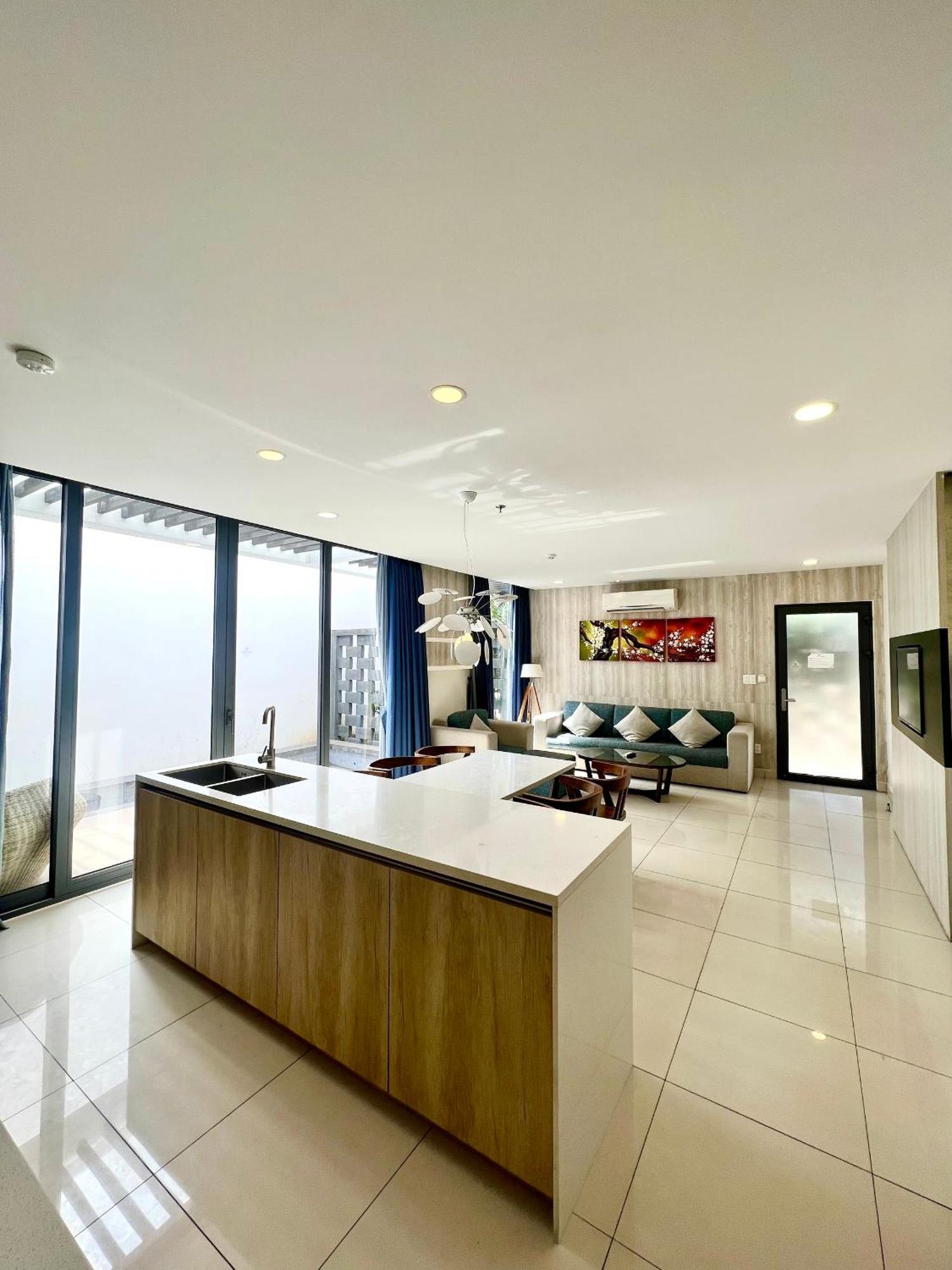 Luxury 01 - Relax - Fun - Near Vung Tau Bed & Breakfast