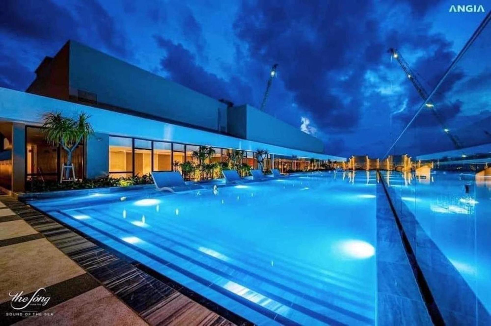 Hotel The Song & *