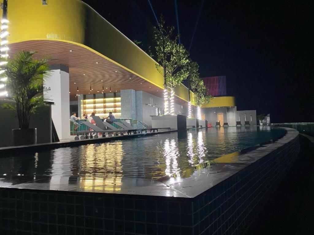 Flamingos Tien - Ho Khach San 60,5m, Co 2 Phong, Ban Cong Rong Va Cac Phong View Bien Hotel *