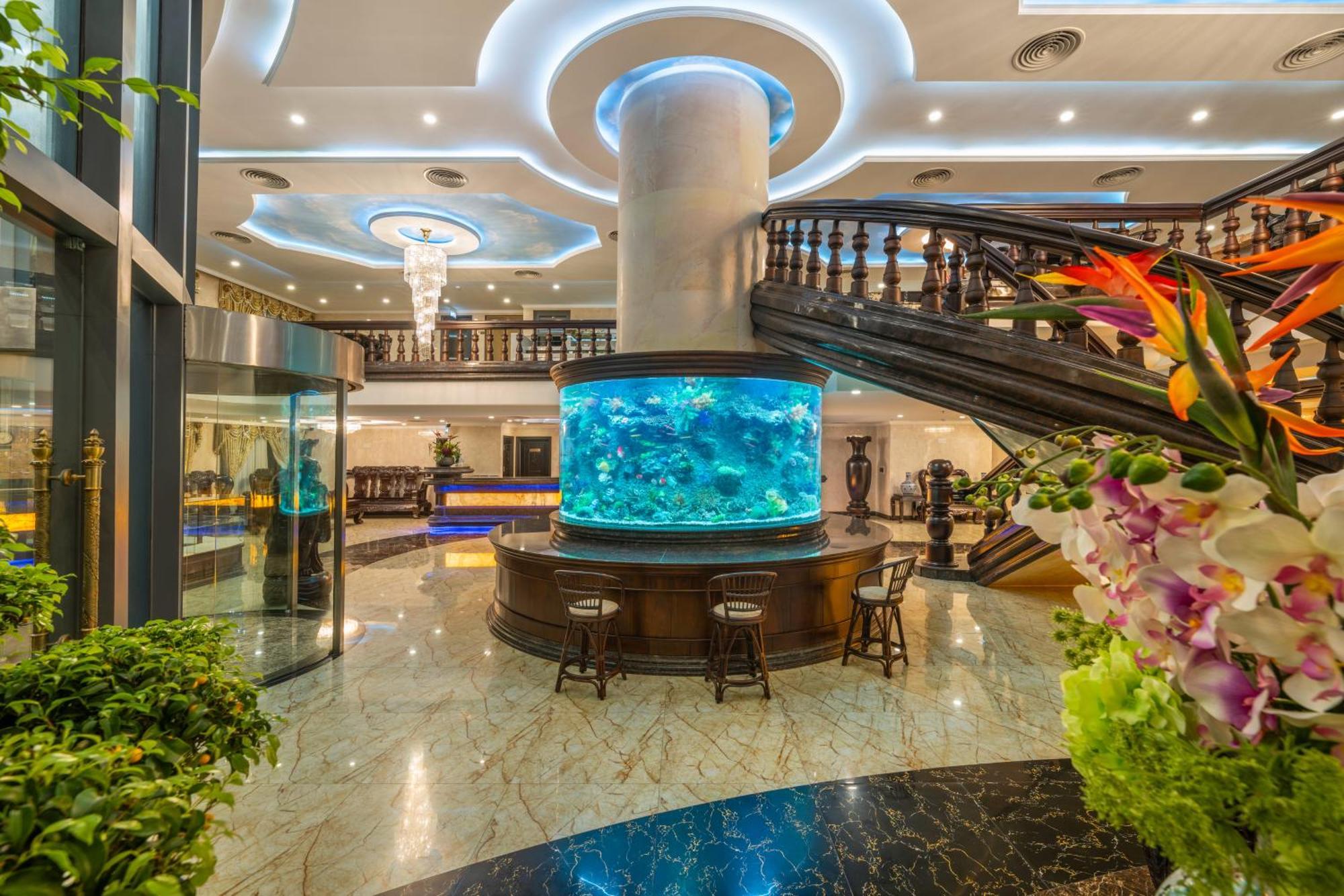 V-hotel Hotel