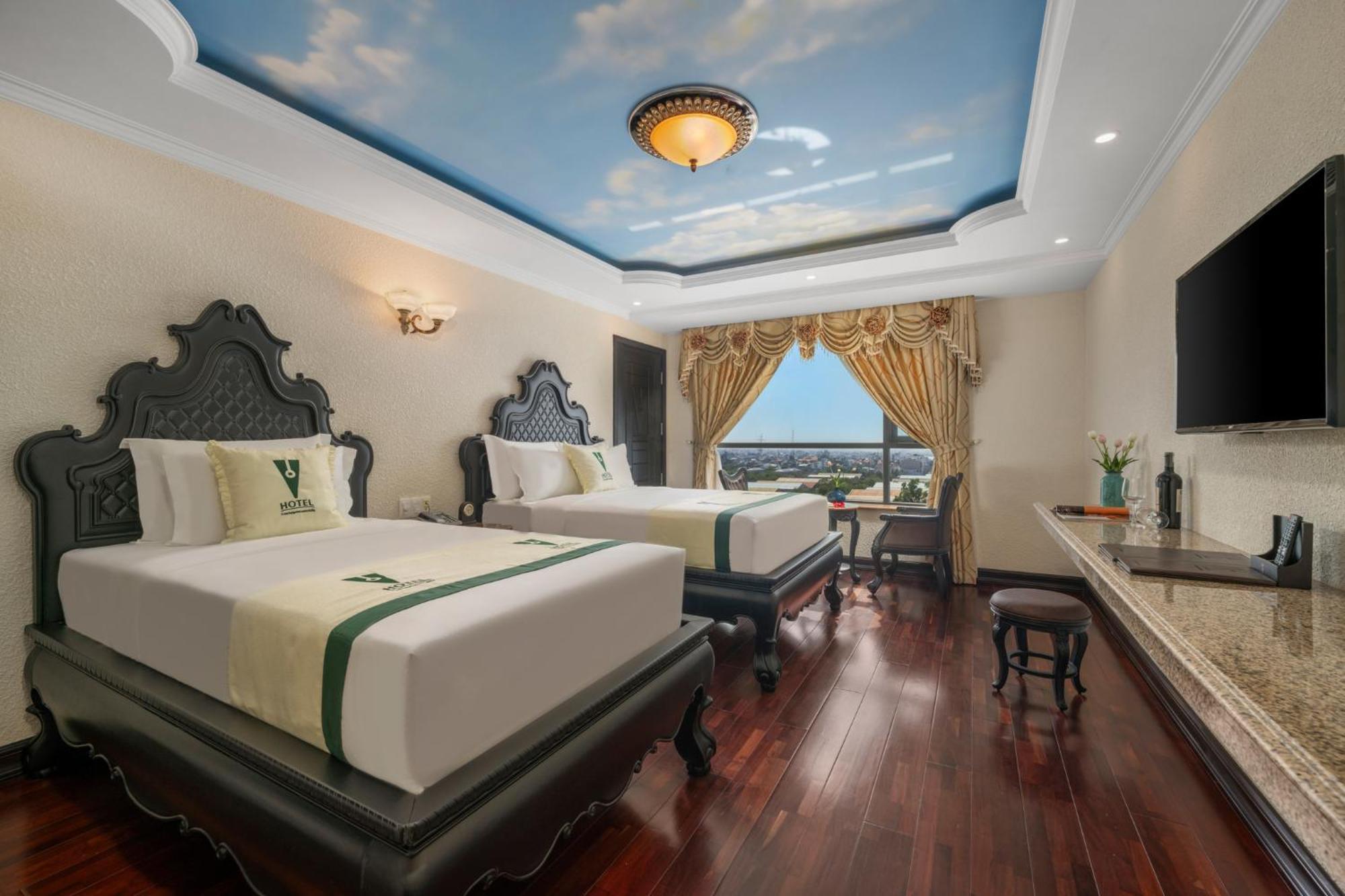 Hotel V-hotel 4*