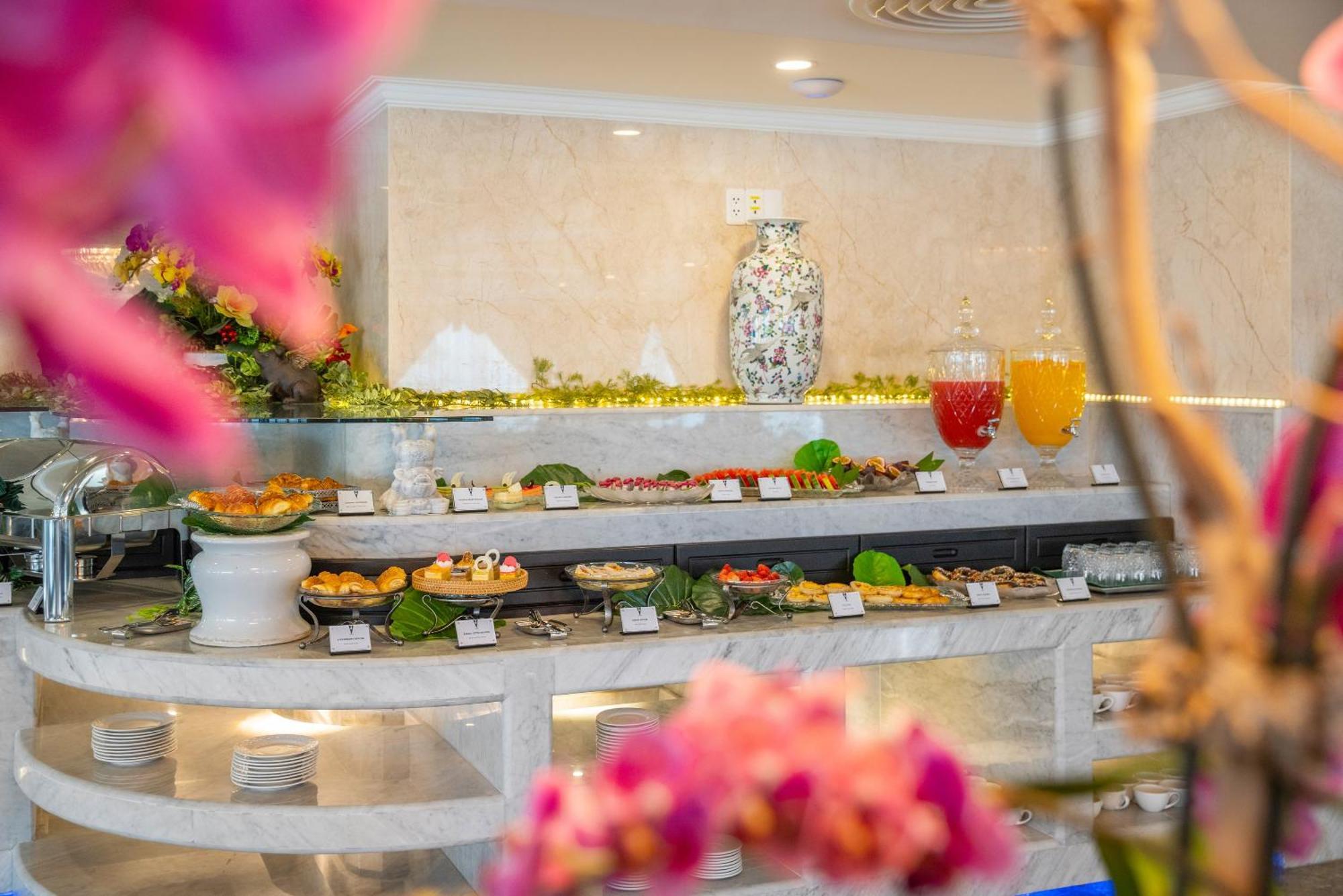 V-hotel Hotel 4*