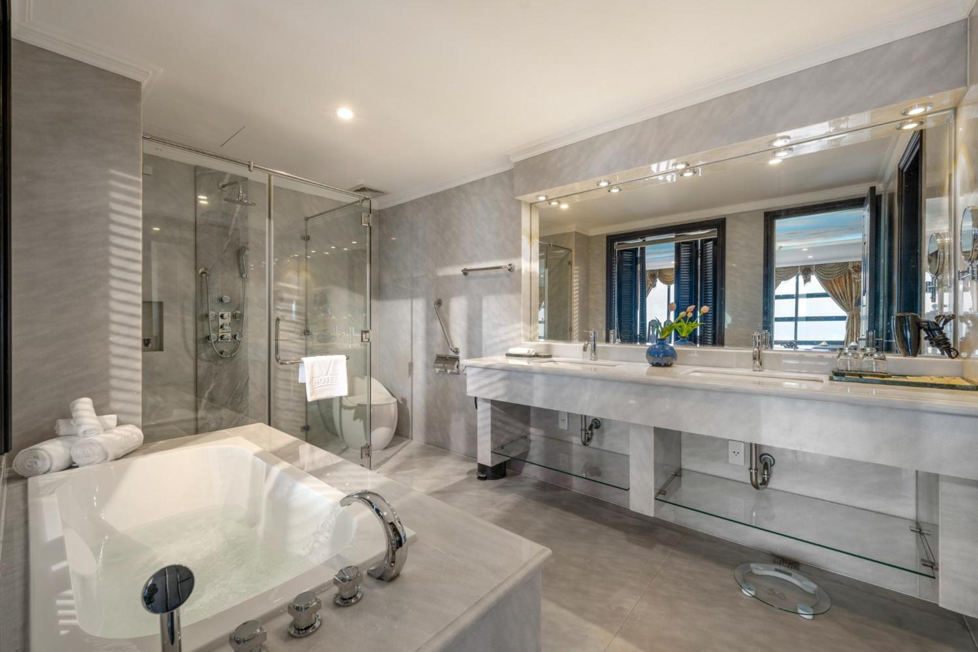 V-hotel 4* Đà Nẵng