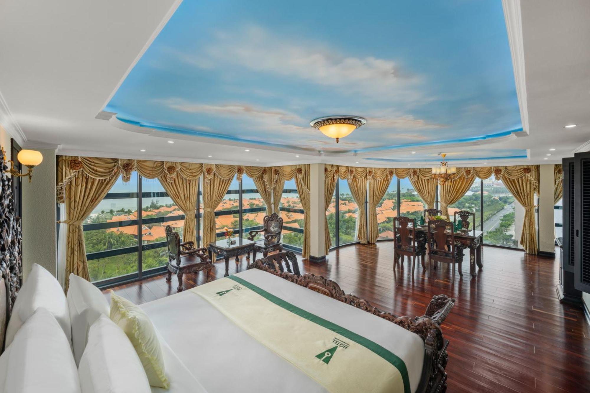V-hotel Hotel 4*