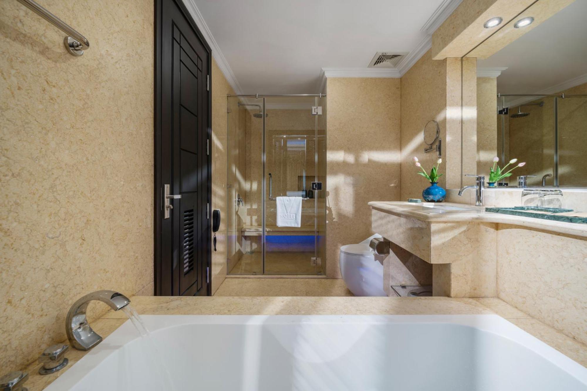 V-hotel Hotel 4*