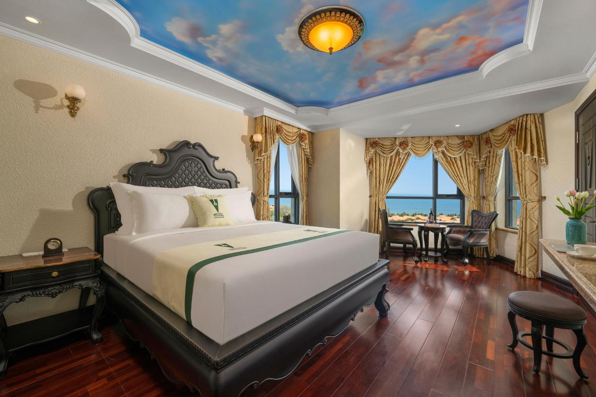 Hotel V-hotel 4*