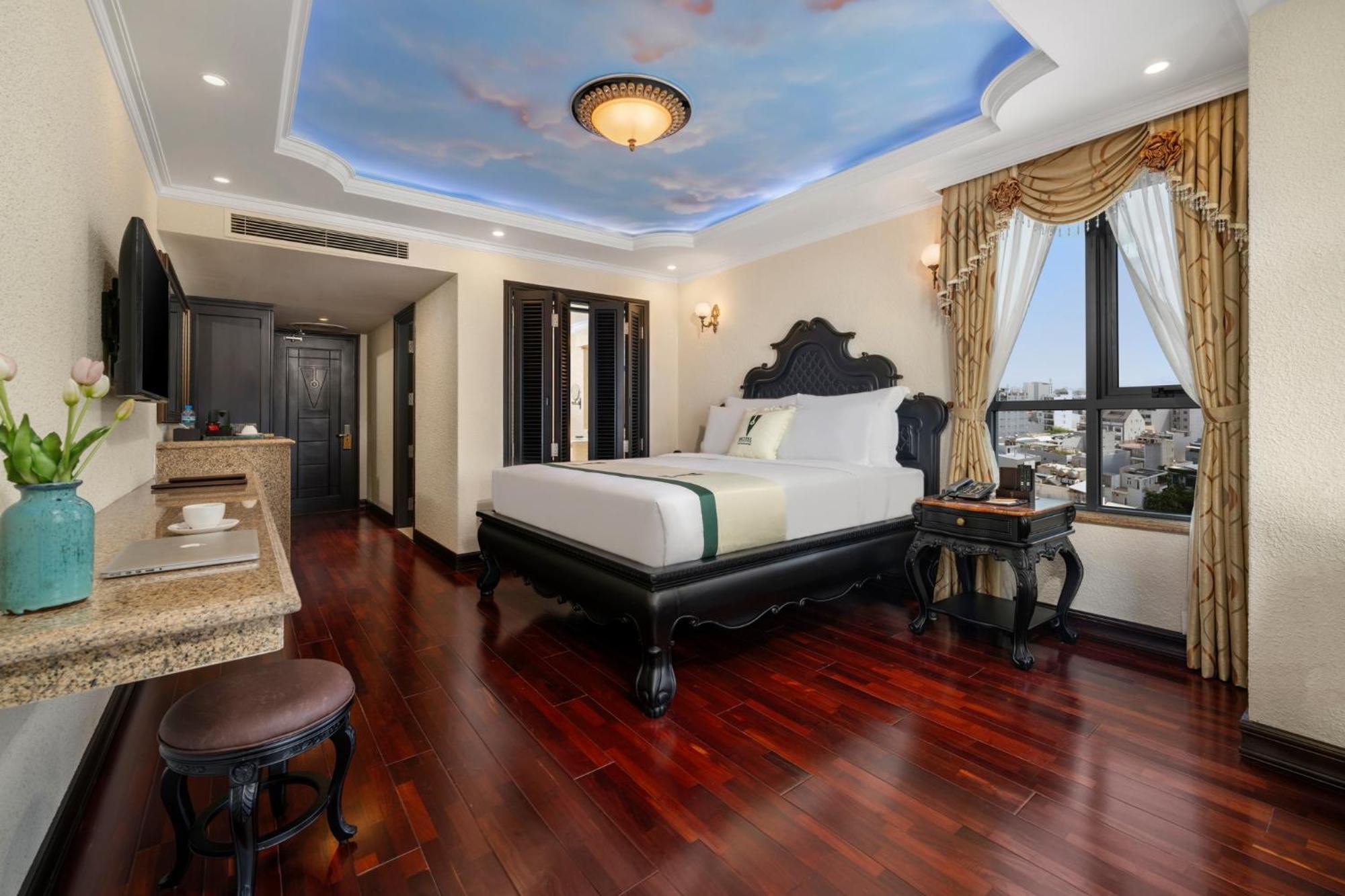 V-hotel Hotel