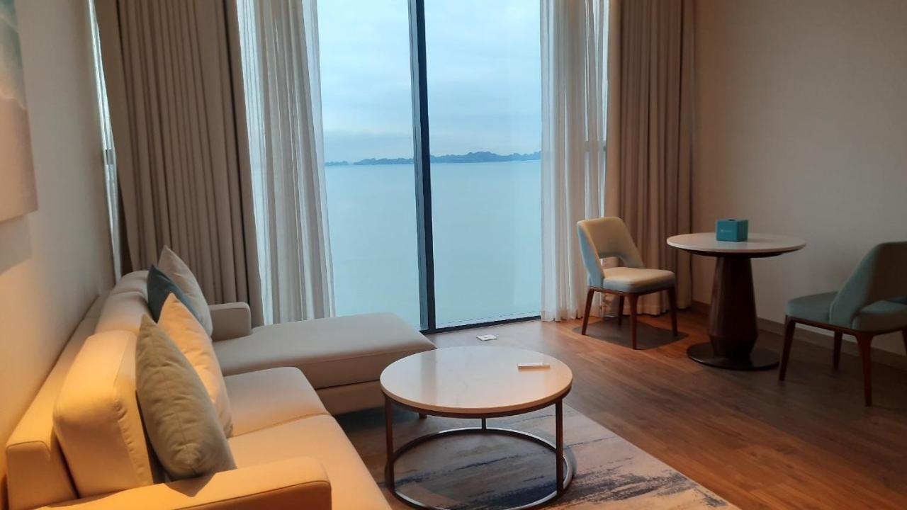 A La Carte Bay - Sea View Aparthotel Ha Long