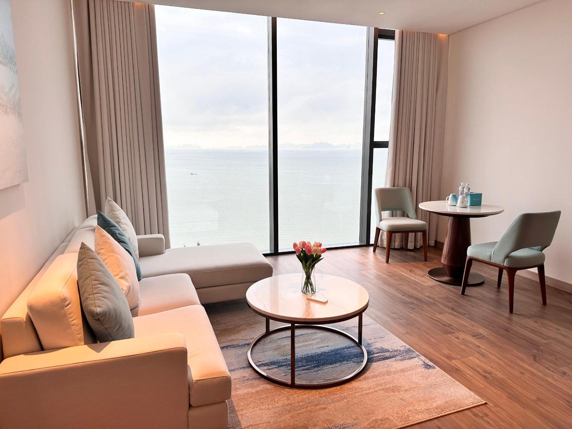 A La Carte Bay - Sea View * Ha Long