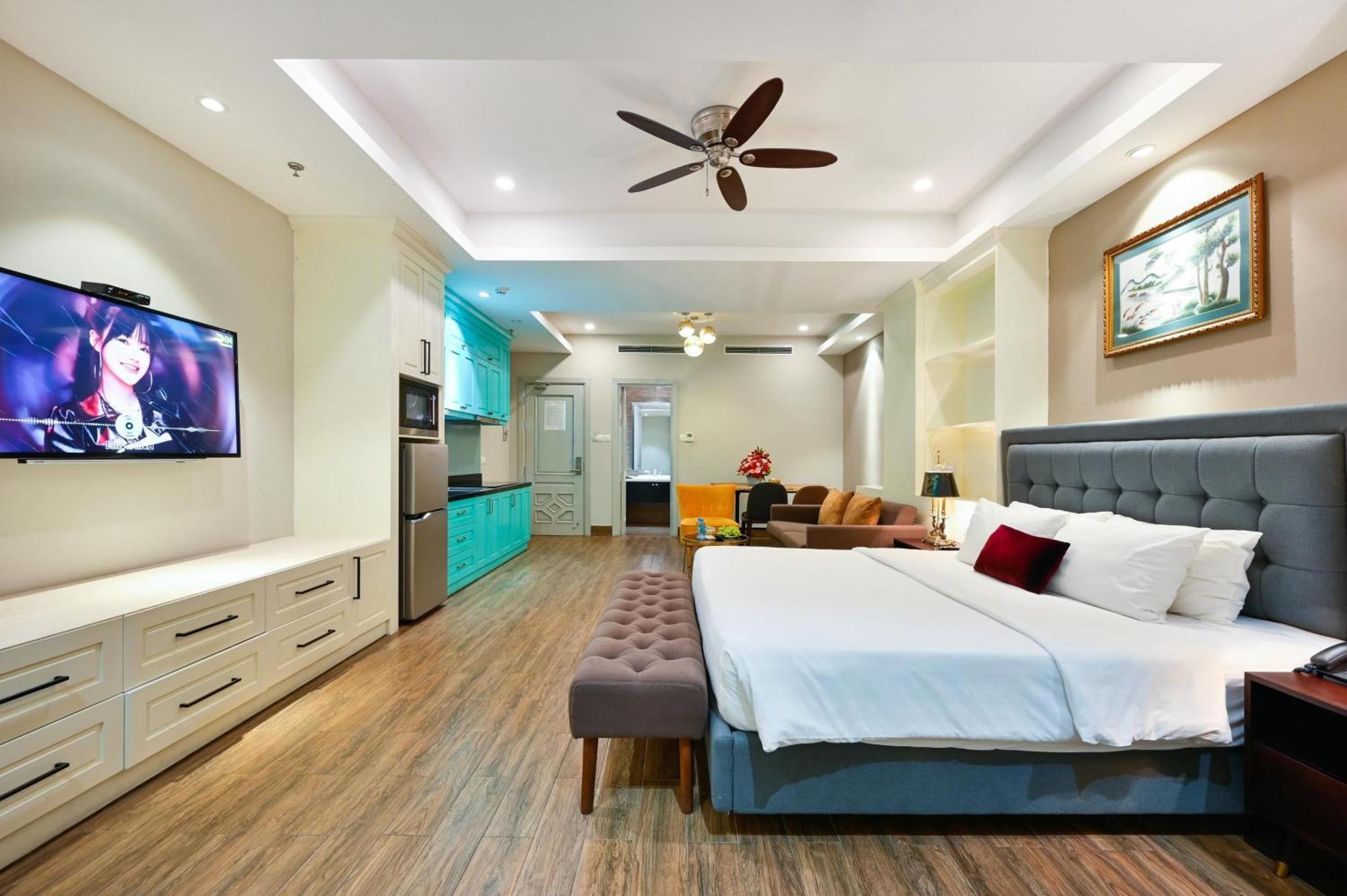 California Saigon & Rooftop Pool Hotel Ho Chi Minh City
