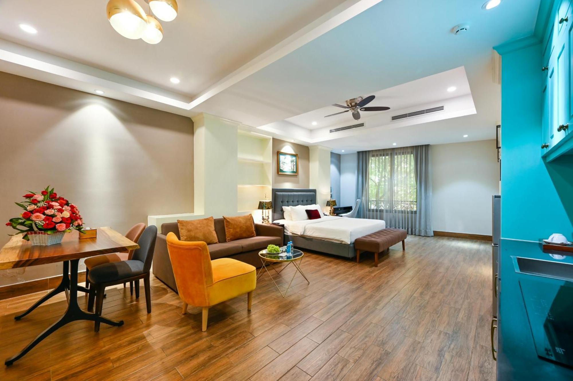 California Saigon & Rooftop Pool 3* Ho Chi Minh City