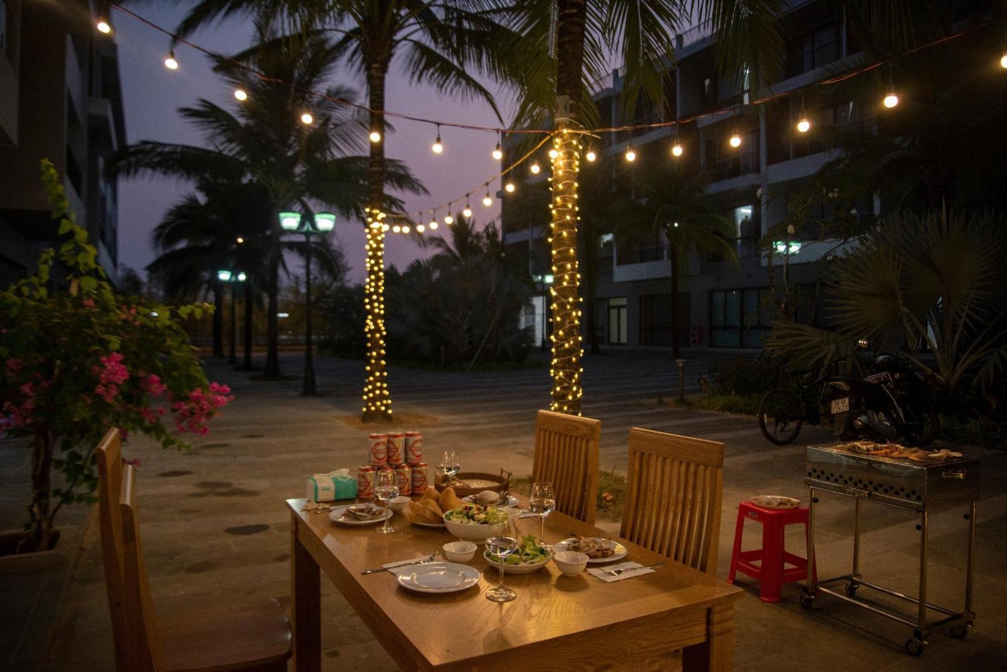 Hotel Hana Sonasea Night Market