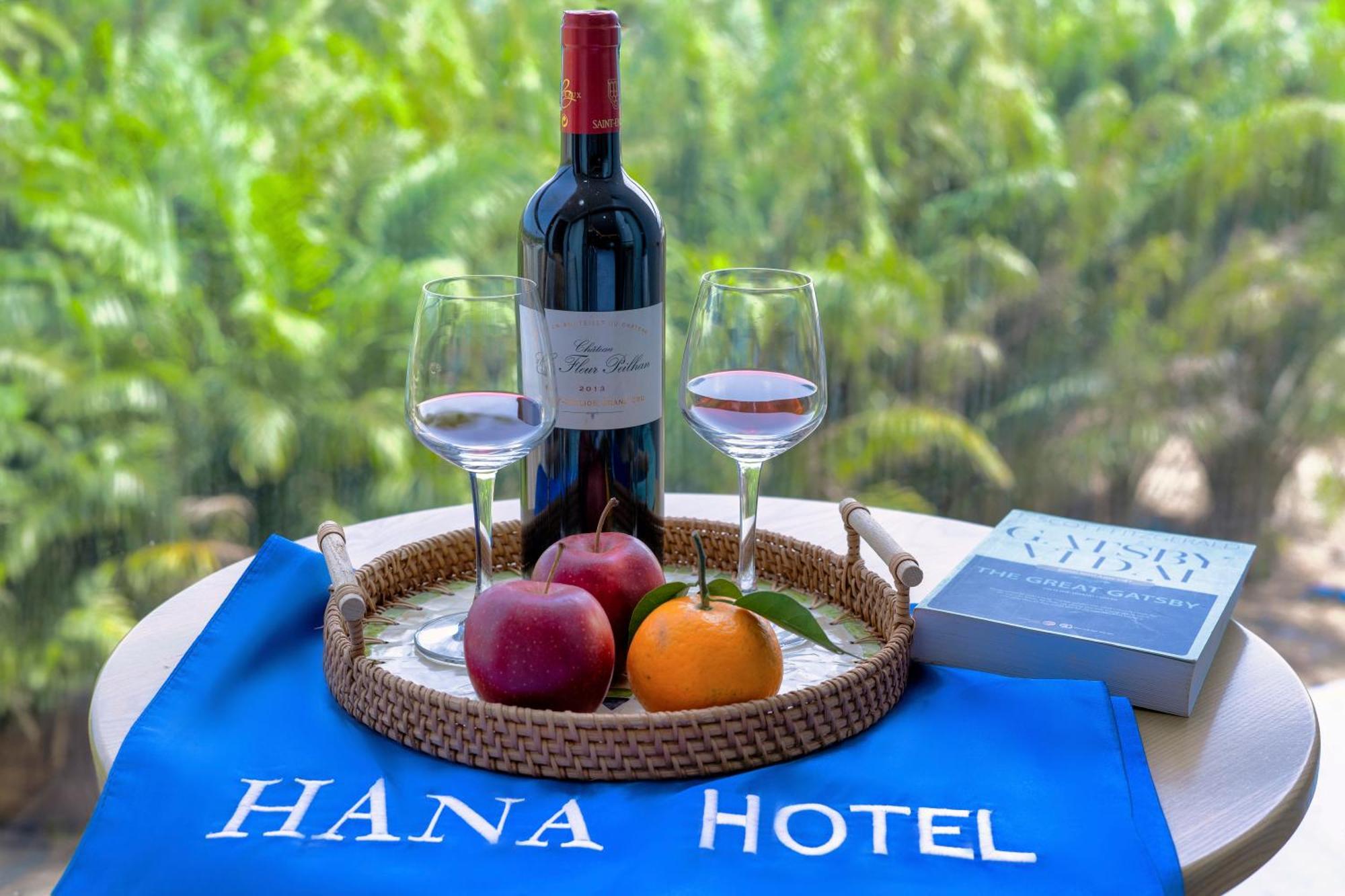 Hana Sonasea Night Market Hotel