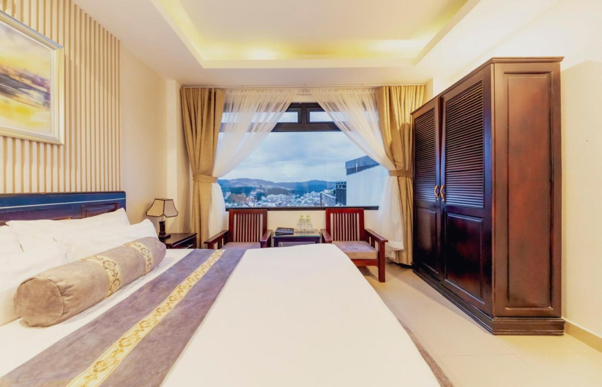 Empress - Sky View 3*